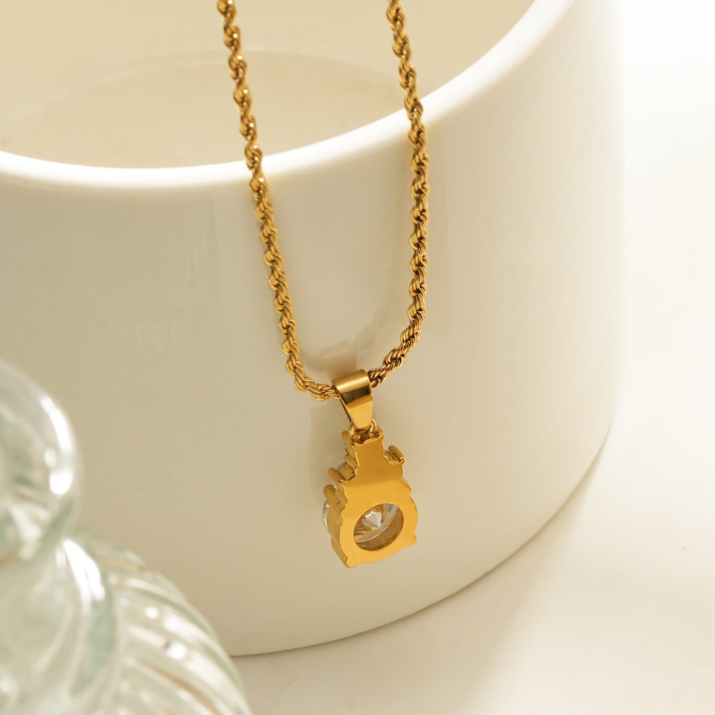 DANAE Gold: Textured Rope Chain with Zirconia Gems Pendant – Trio of Mini Stones on a Larger Gem