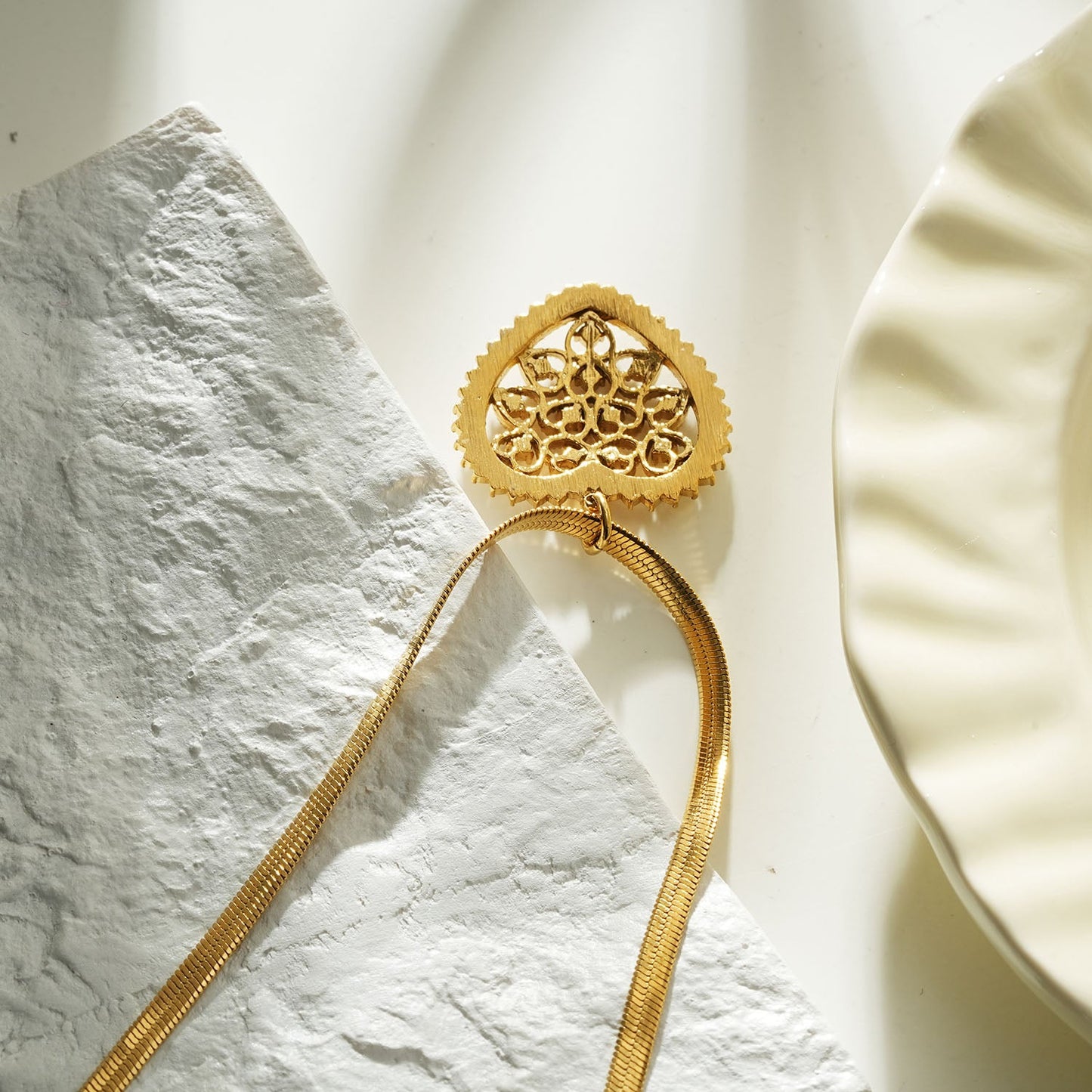 KAARI Gold: Filigree Heart Pendant Necklace with a Snake Skin Textured Chain