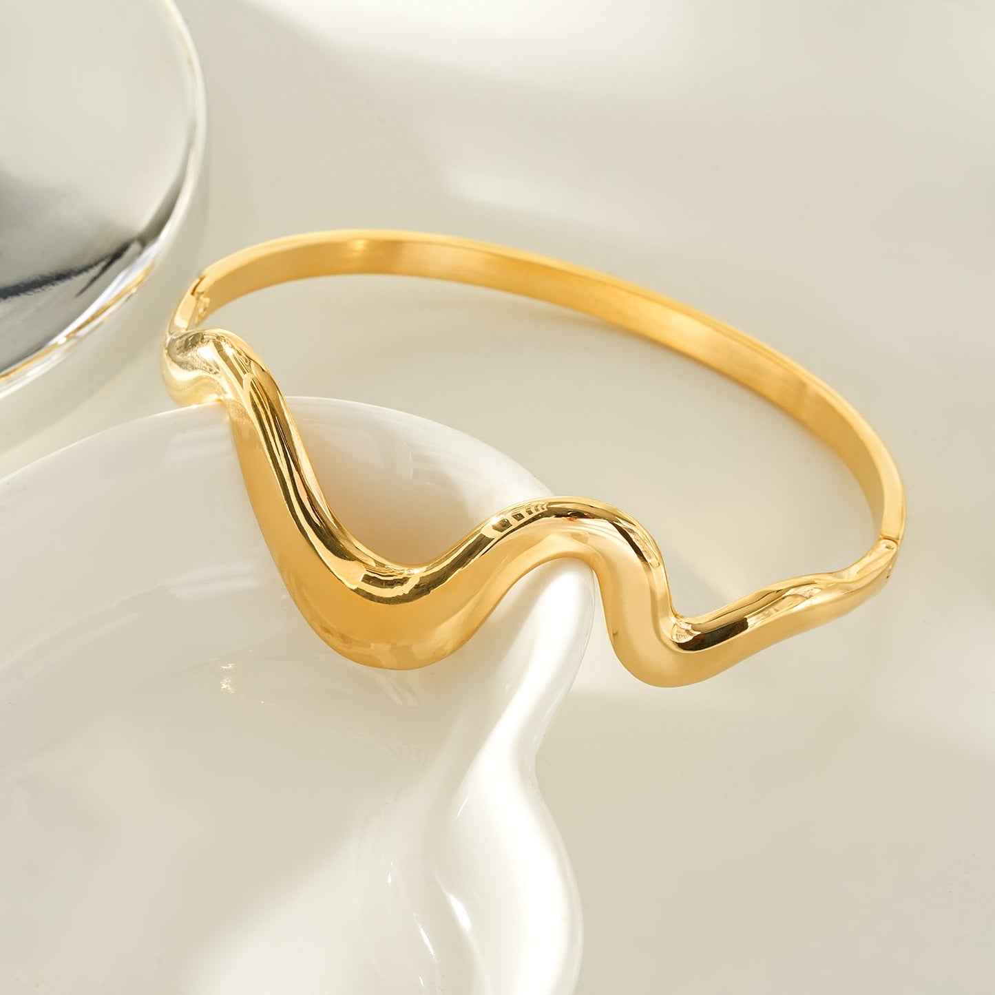 SABASTIAN Gold: Artfully Curved Avant-Garde Abstract Bracelet