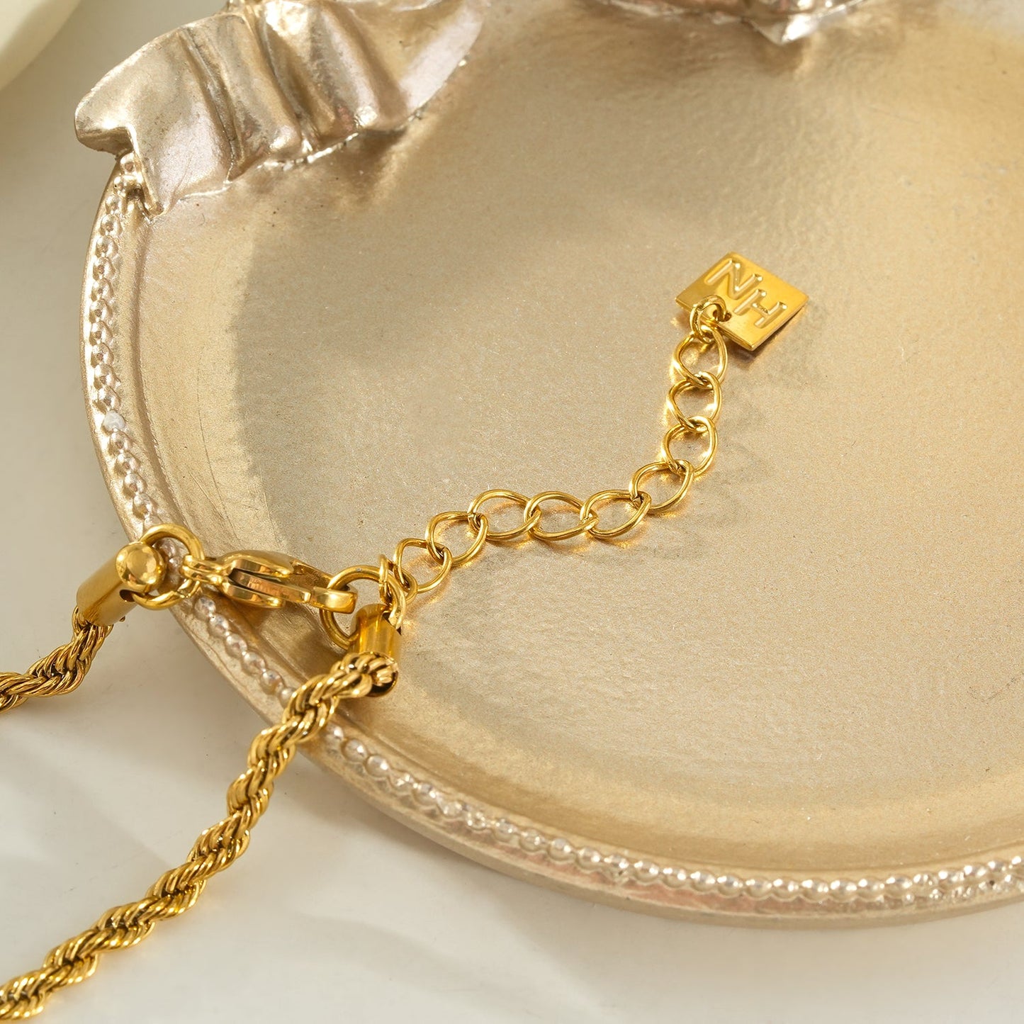 PIO Gold: Rope Chain Tassel Y-Necklace for Women – Adjustable Dainty Lariat Drop Statement Jewelry Perfect for Layering