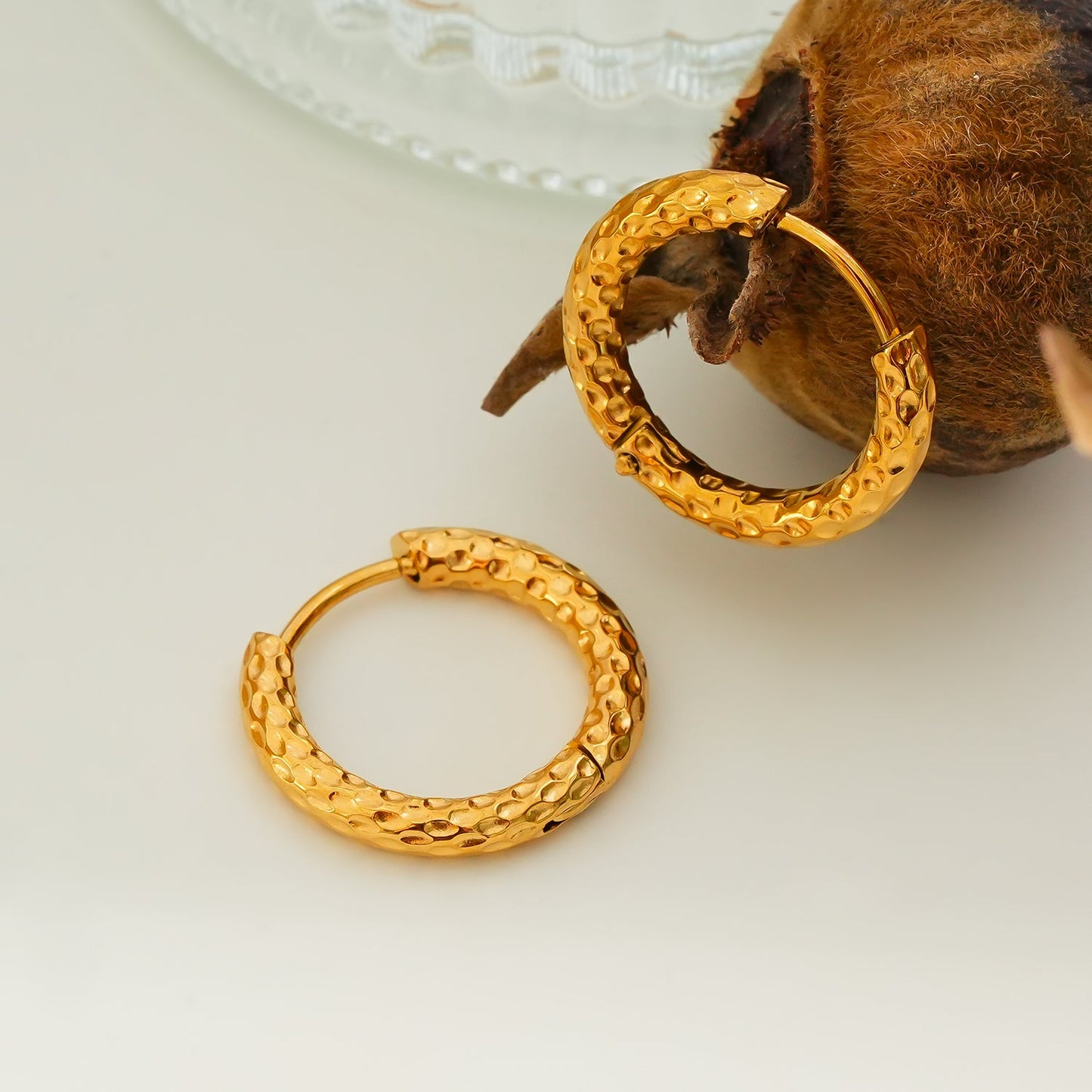 EDGWARE Gold: Decorative Hammered Hoop Earrings