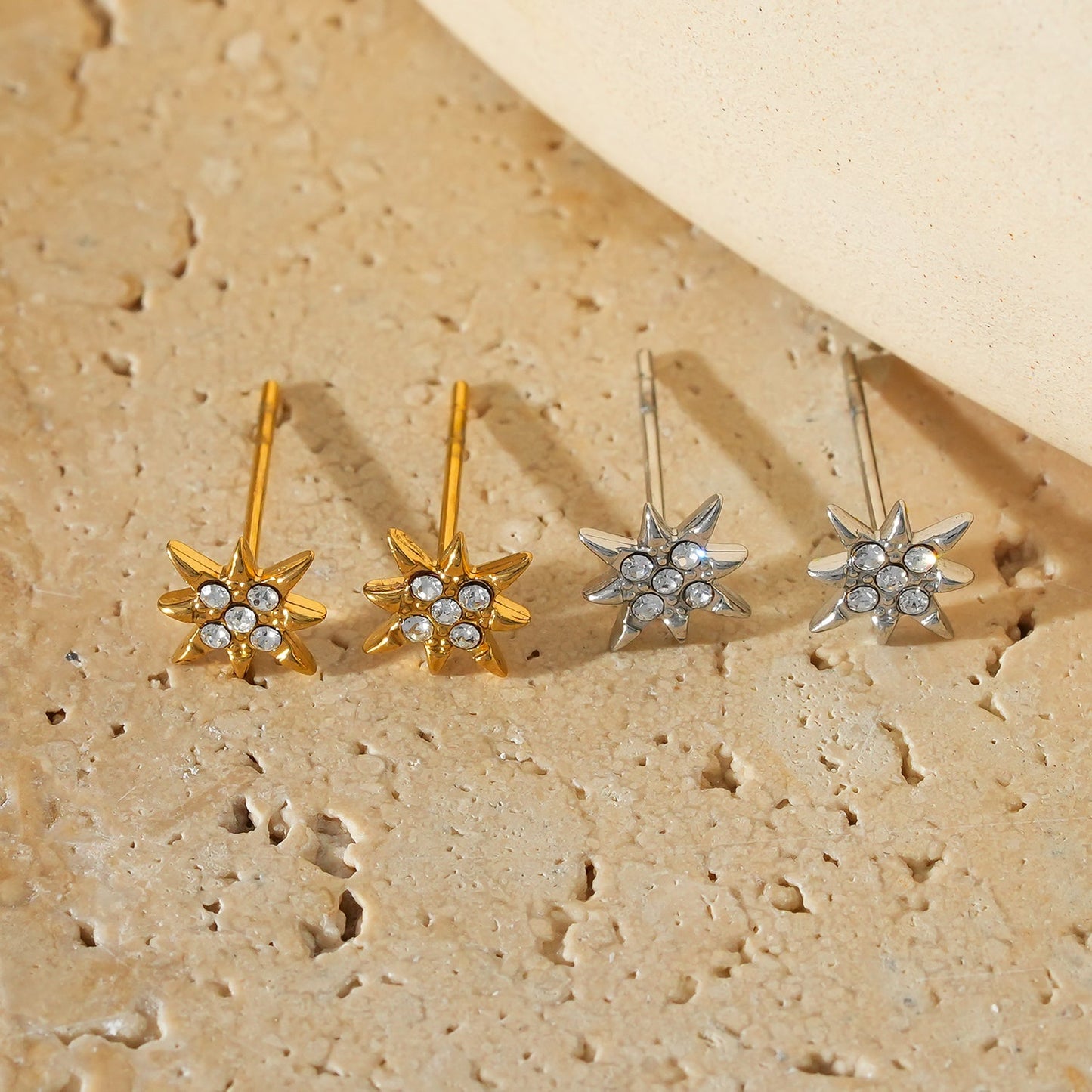 Style SARENBE Silver: 'Star Bright' Stud Earrings in Silver & Gold