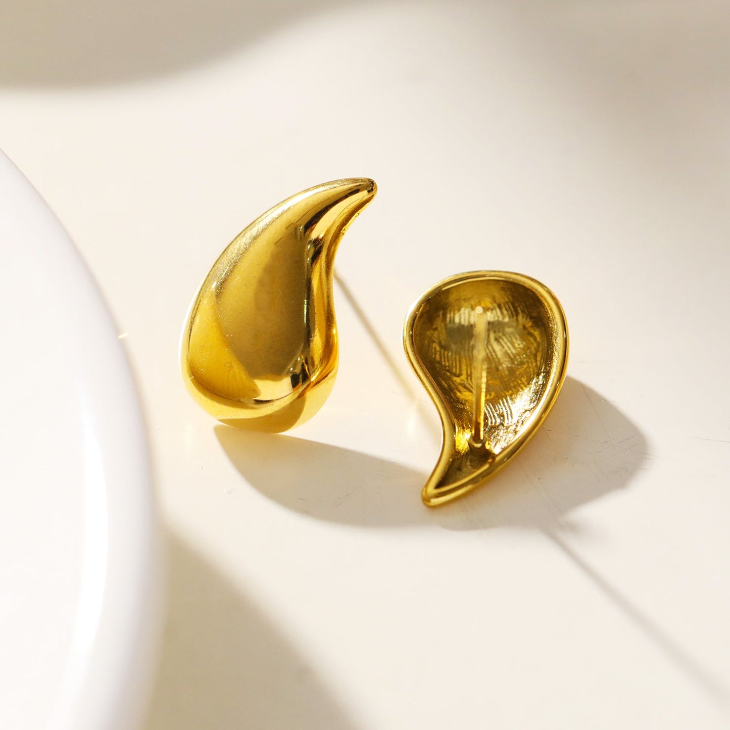 ANNIS: Elegance in Every Drop - Tear-Drop Stud Earrings