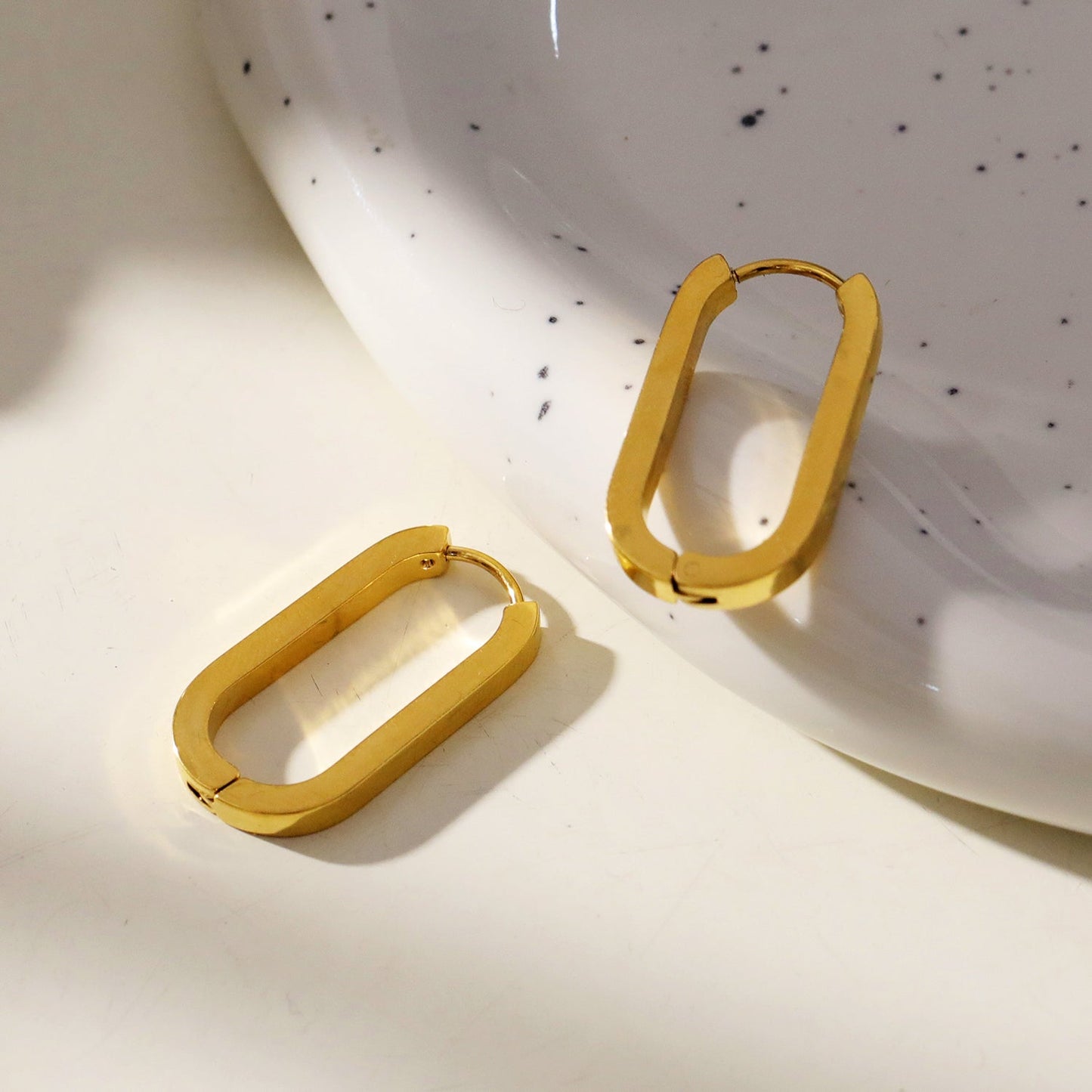 CHANDA Rounded Corners Rectangular Hoop Earrings