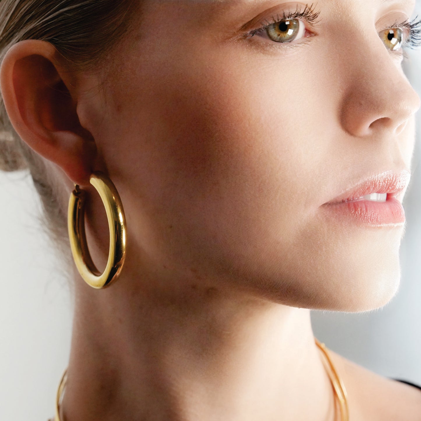 BOBOYI Gold: Mid Width Smooth Finish Effortless Day-to-Night Hoops