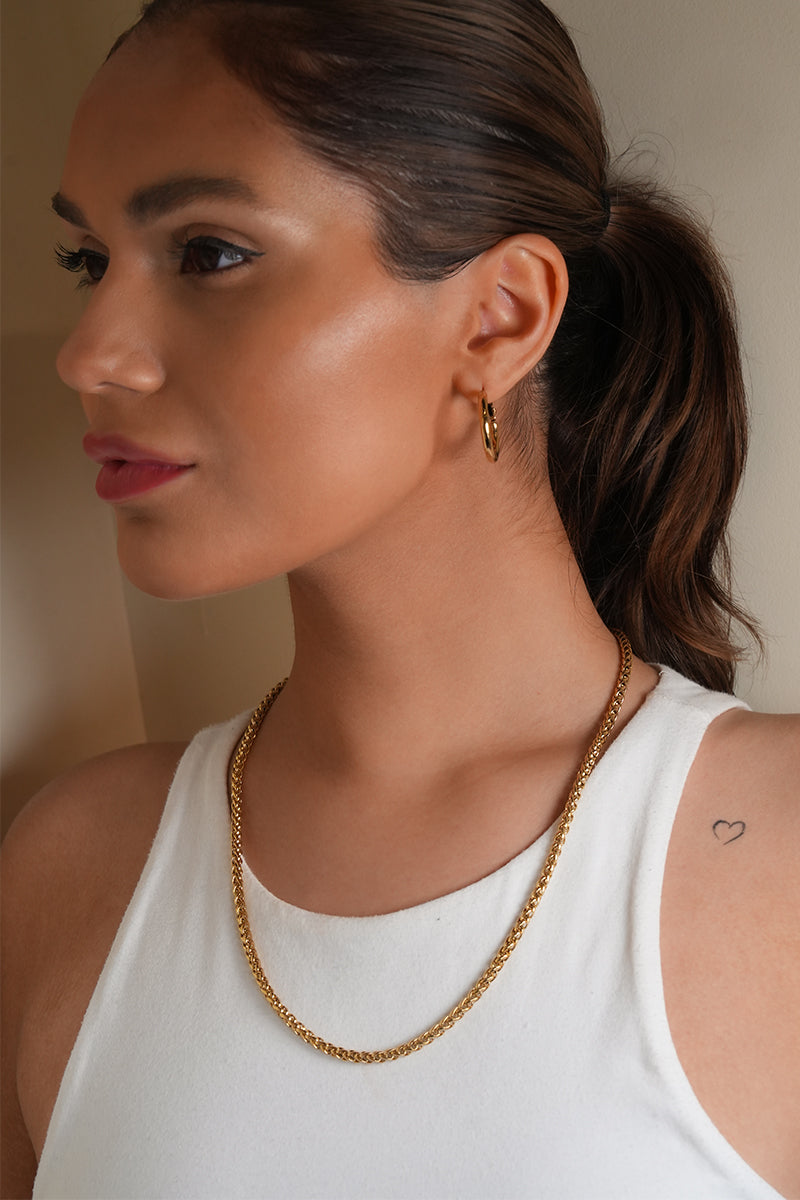 ACTON Gold: Mid Width Byzantine Chain Necklace.
