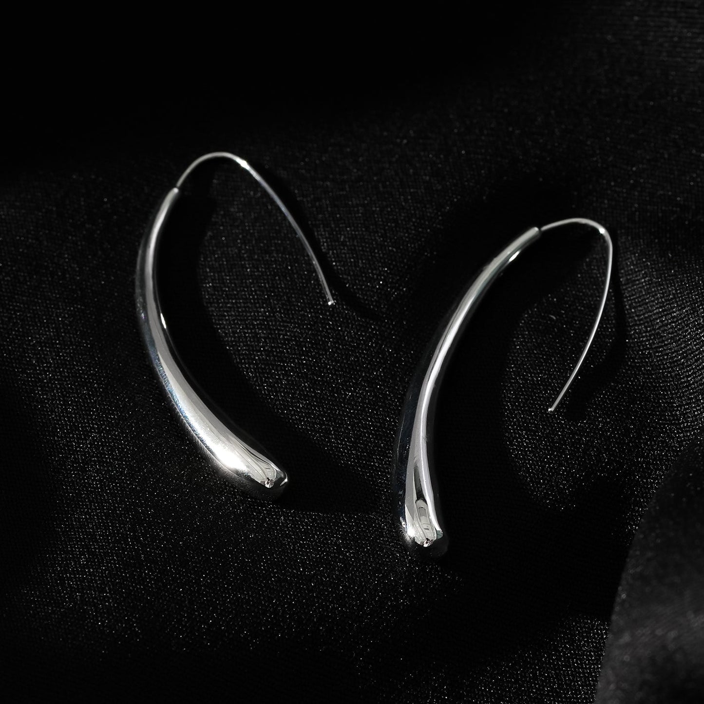 Style ADARA White Gold (Silver Toned): Abstract Elegance. Avant-Garde Geometric Earrings