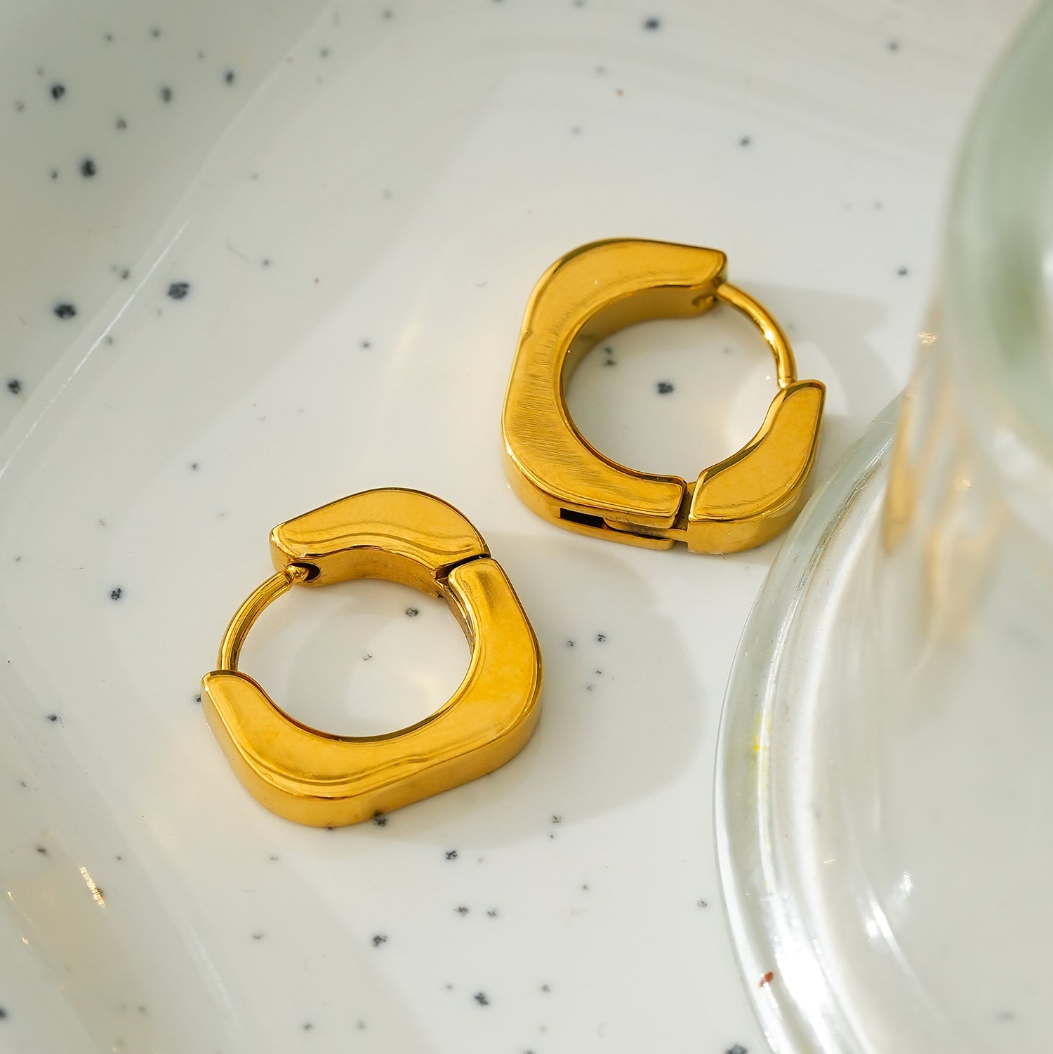 AIRA Gold: Industrial Chic - Tiny Rounded Squared Hoop Earrings