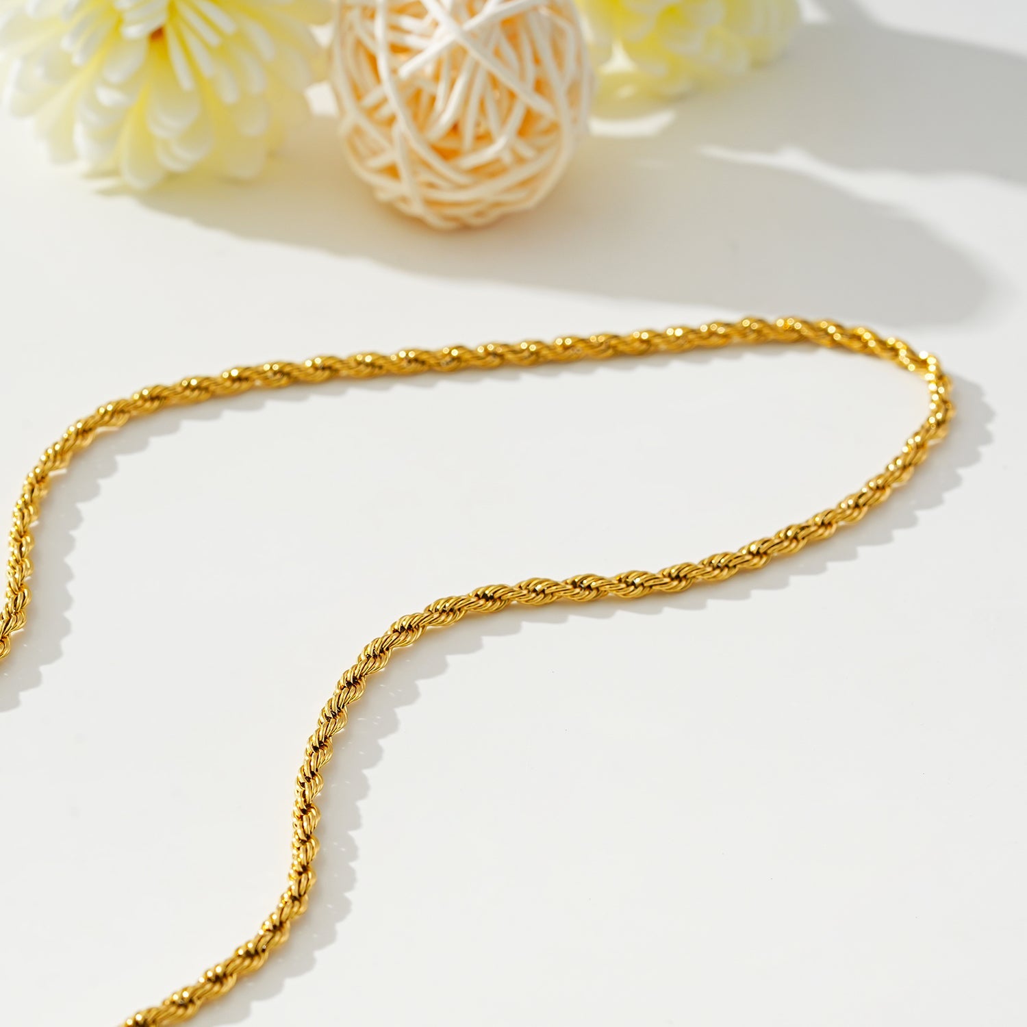 Style BALHAM 7678: Rope Chain Textured Gold Necklace