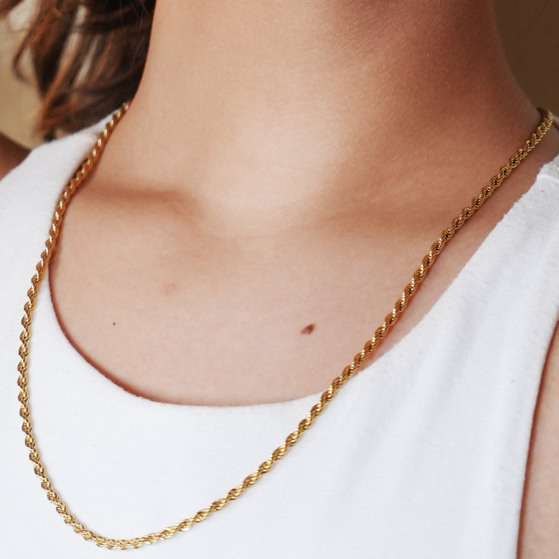 Style BALHAM 7678: Rope Chain Textured Gold Necklace