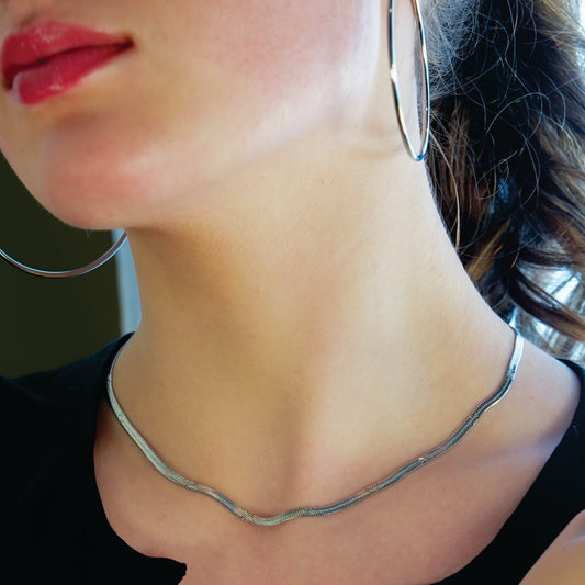 BAMBURG: Star Embossed Snake Skin Textured Silver Chain Necklace