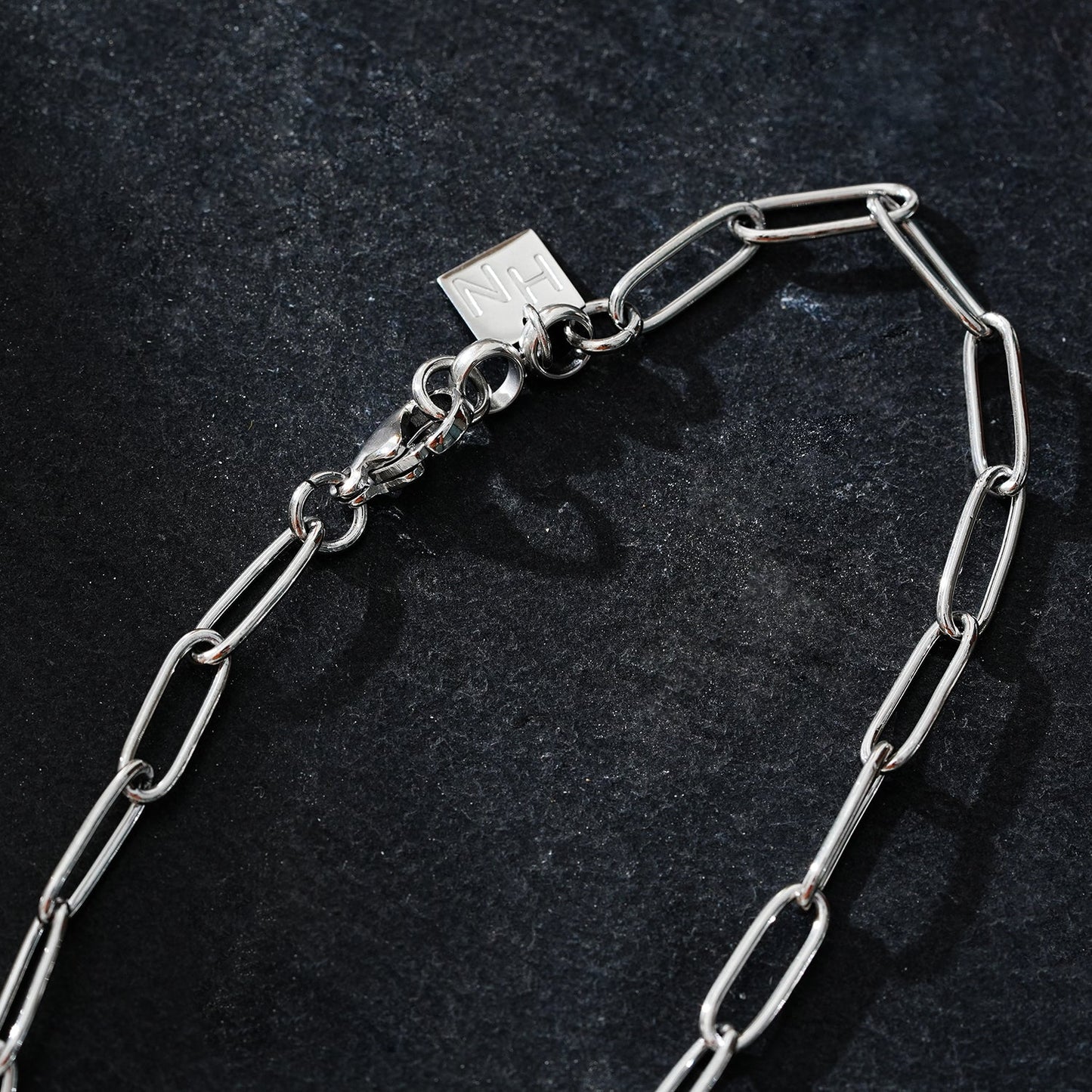 Style BARNSBURY: Essential Silver Chain Link Paper-Clip Necklace - 22"