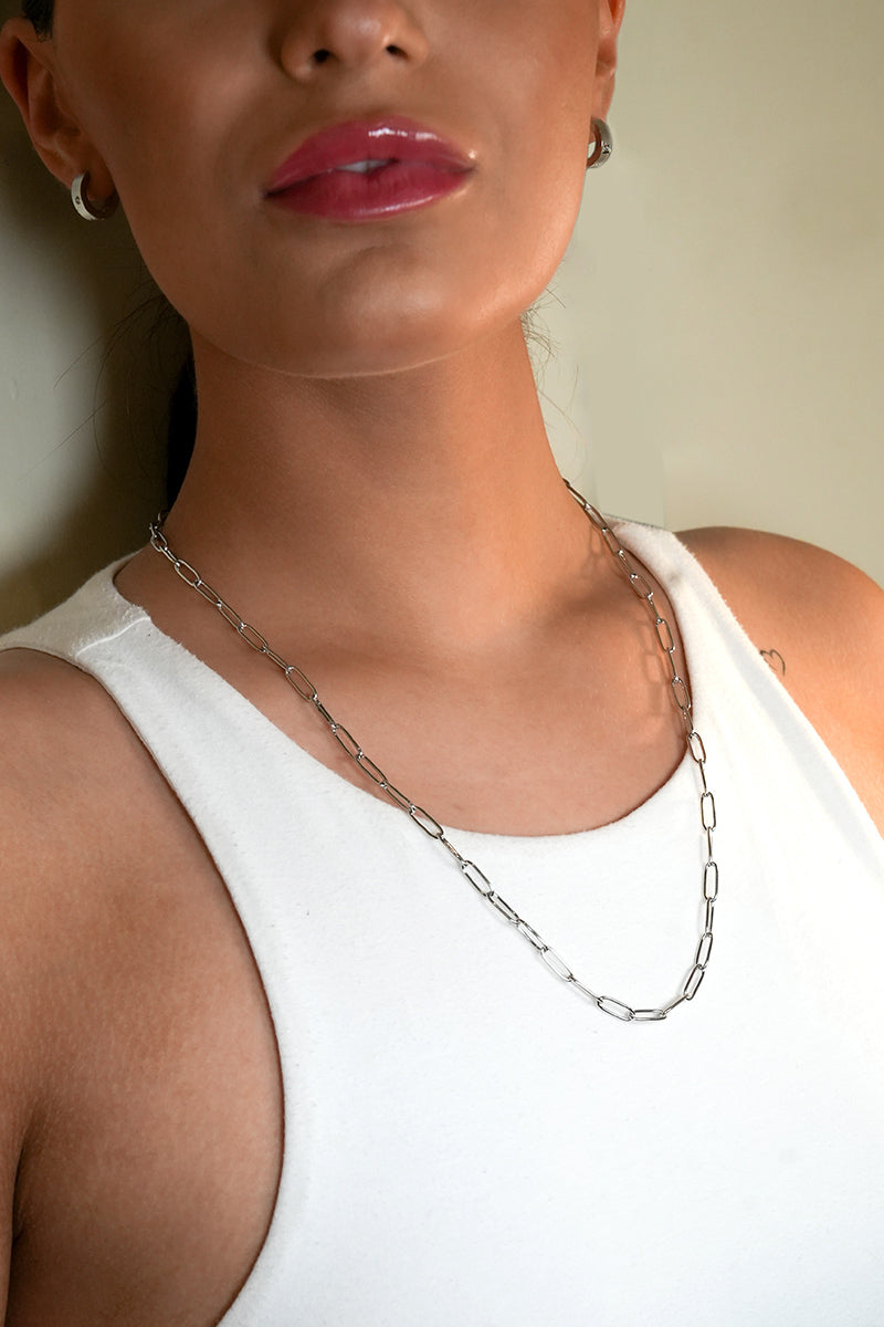 Style BARNSBURY: Essential Silver Chain Link Paper-Clip Necklace - 22"