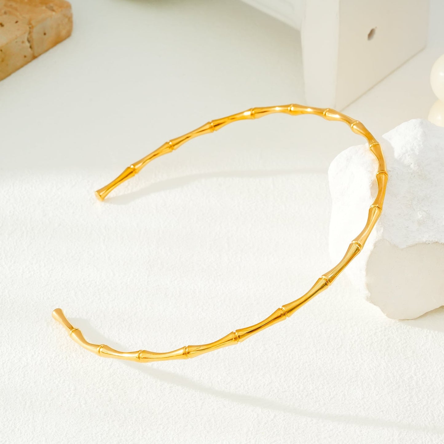 BENONI Gold: Bamboo Textured Choker Collar Necklace.