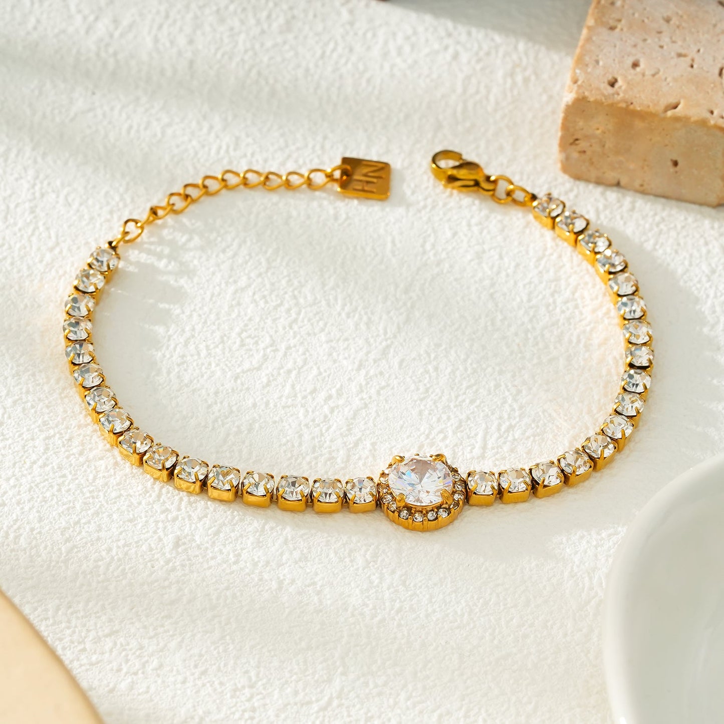 BEREA Gold: Tennis Bracelet with Large Zirconia (CZ) Centrepiece  – Timeless Elegance for Every Occasion