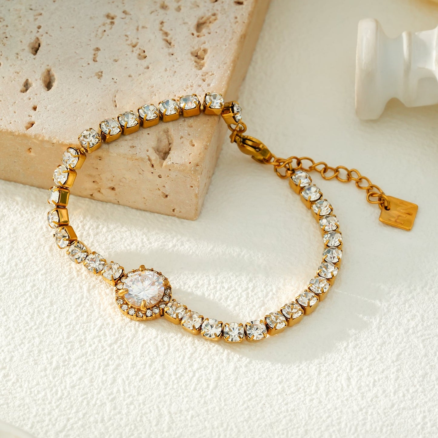 BEREA Gold: Tennis Bracelet with Large Zirconia (CZ) Centrepiece  – Timeless Elegance for Every Occasion