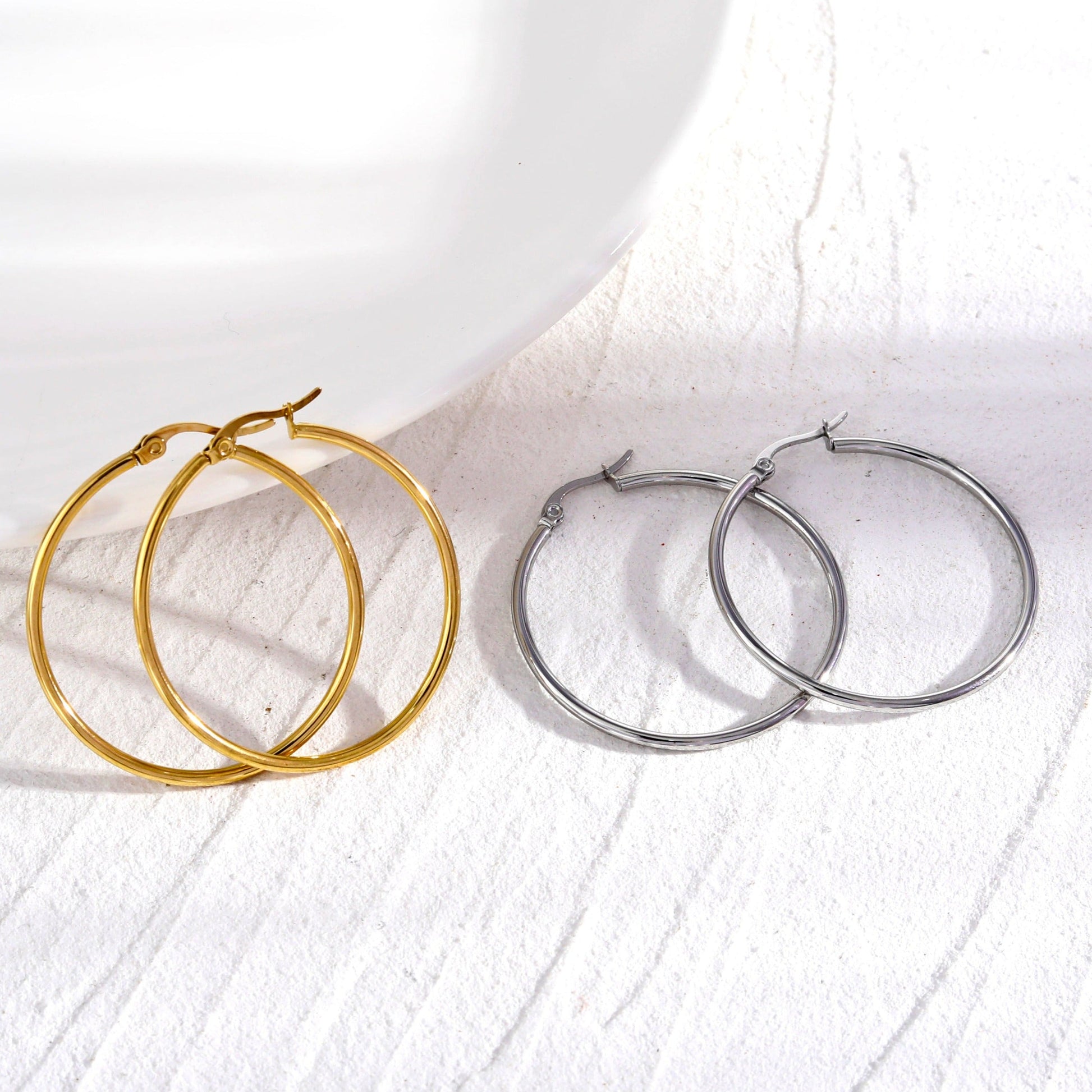 hackney_nine | hackneynine | BIANCA21089_earrings | affordable_jewelry | dainty_jewelry | stainless_steel_jewelry | 18K_gold_jewelry | gold_dipped_jewelry | gold-jewelry |hoops | hoop_earrings