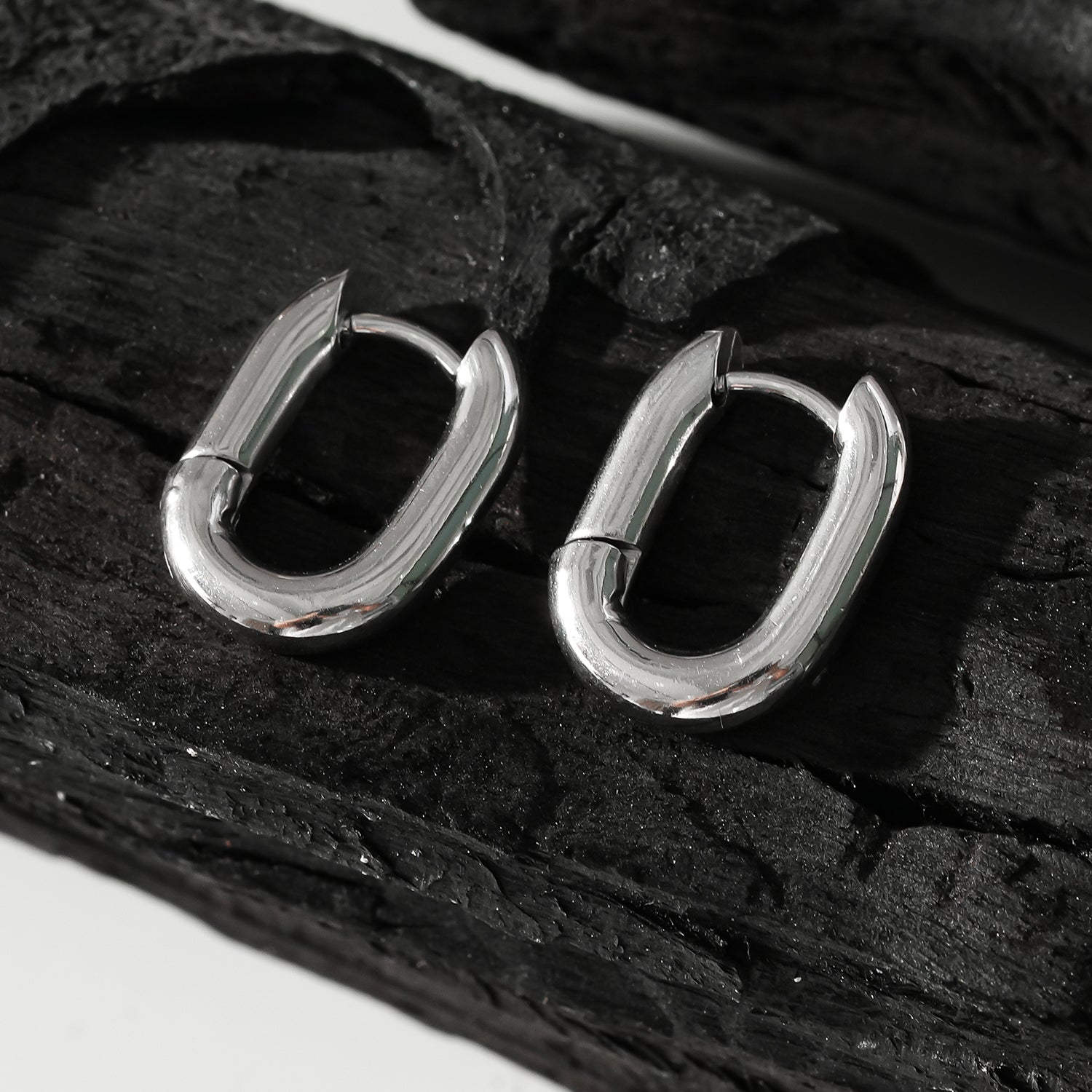 Style BISBEE: Rounded Corners Rectangular Mini Hoop in White Gold (Silver Toned)