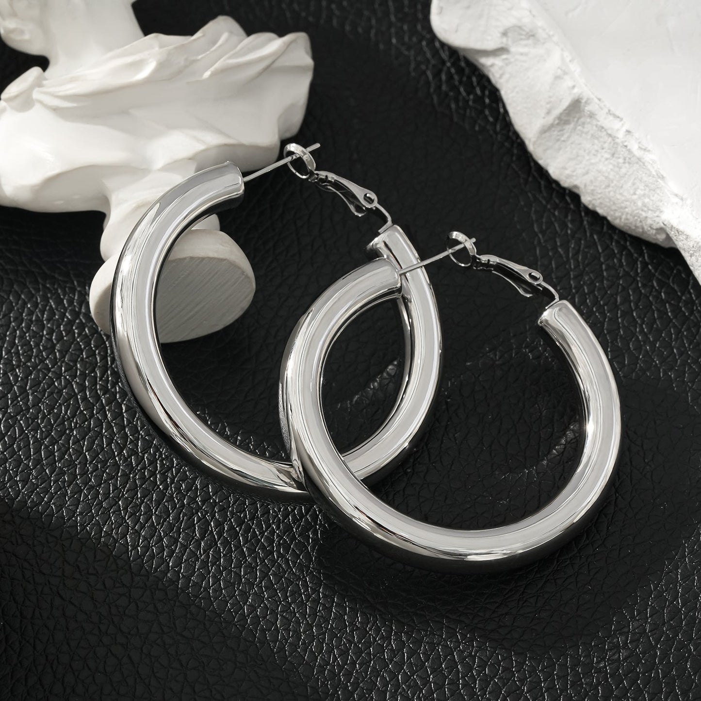 BOBOYI White Gold (Silver Tone): Mid Width Smooth Finish Effortless Day-to-Night Classic Hoops