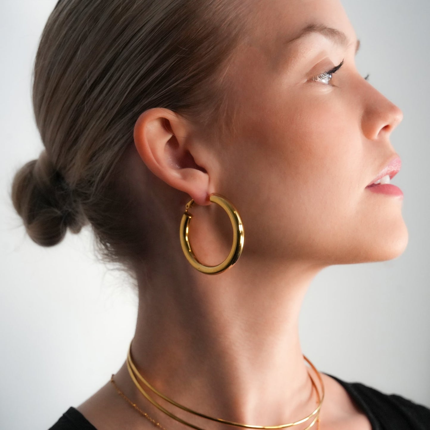 BOBOYI Gold: Mid Width Smooth Finish Effortless Day-to-Night Hoops