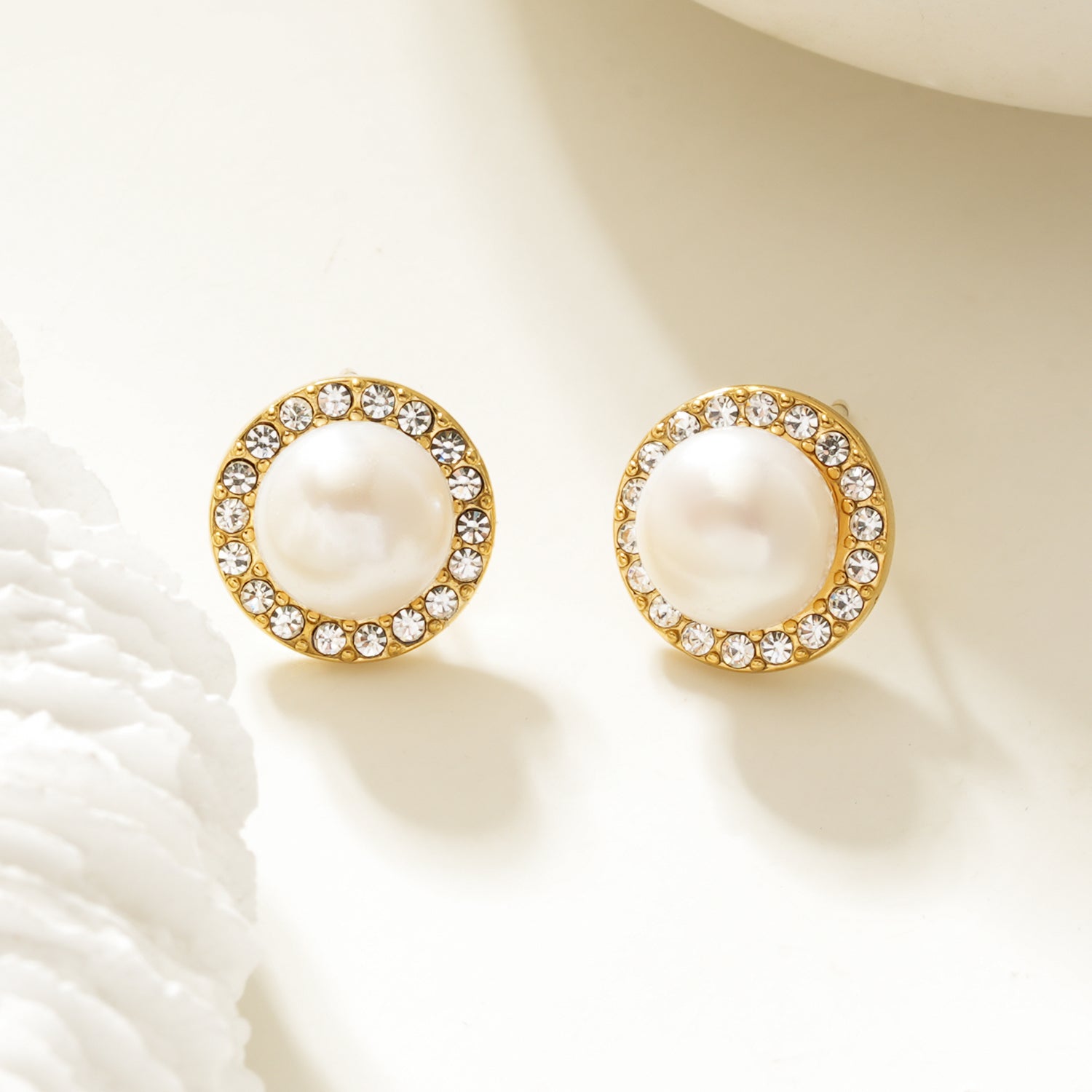 CACIA Gold: Mini Stud Earrings with Freshwater Pearl & Pavé Zirconia Border