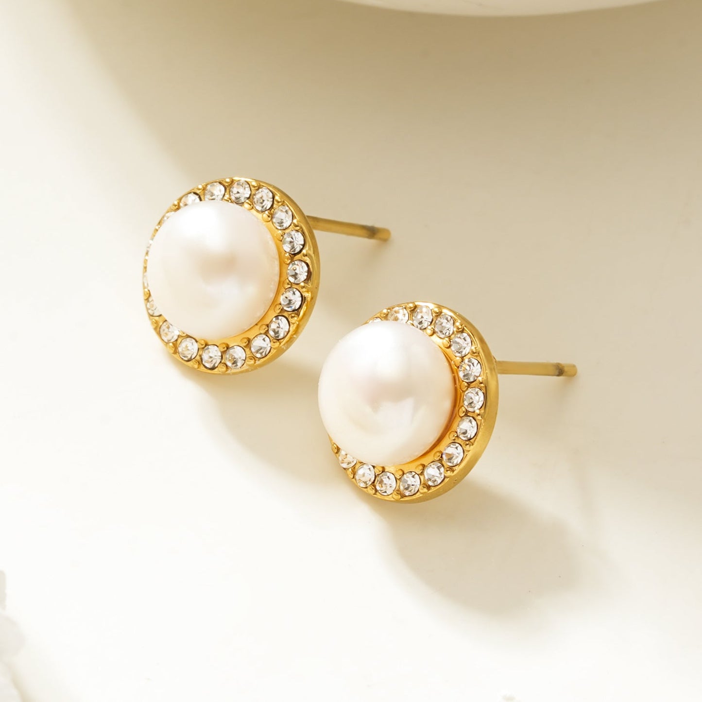 CACIA Gold: Mini Stud Earrings with Freshwater Pearl & Pavé Zirconia Border