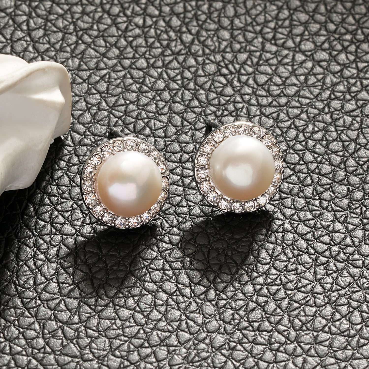 CADDA Silver (White Gold): Stud Earrings with Freshwater Pearl & Pavé Zirconia Border