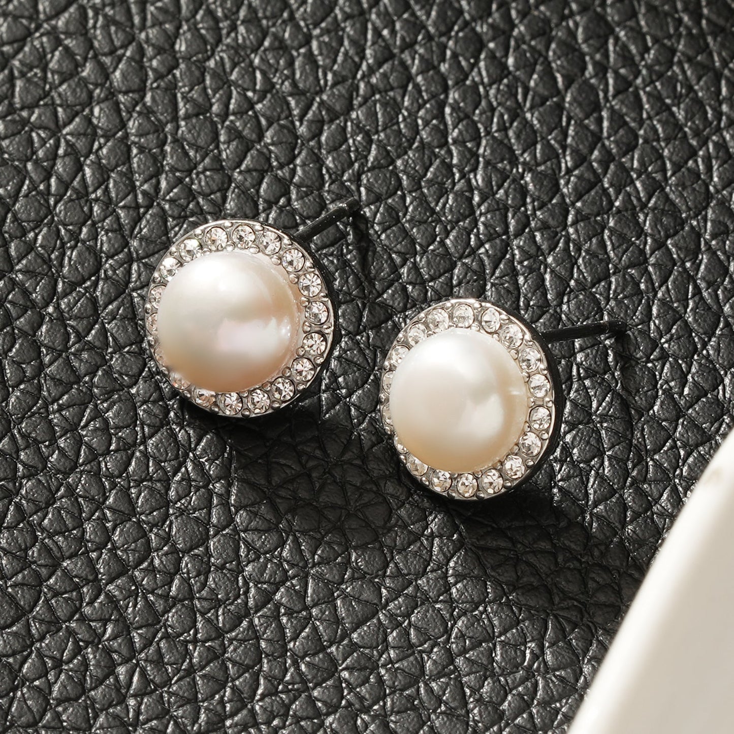 CADDA Silver (White Gold): Stud Earrings with Freshwater Pearl & Pavé Zirconia Border