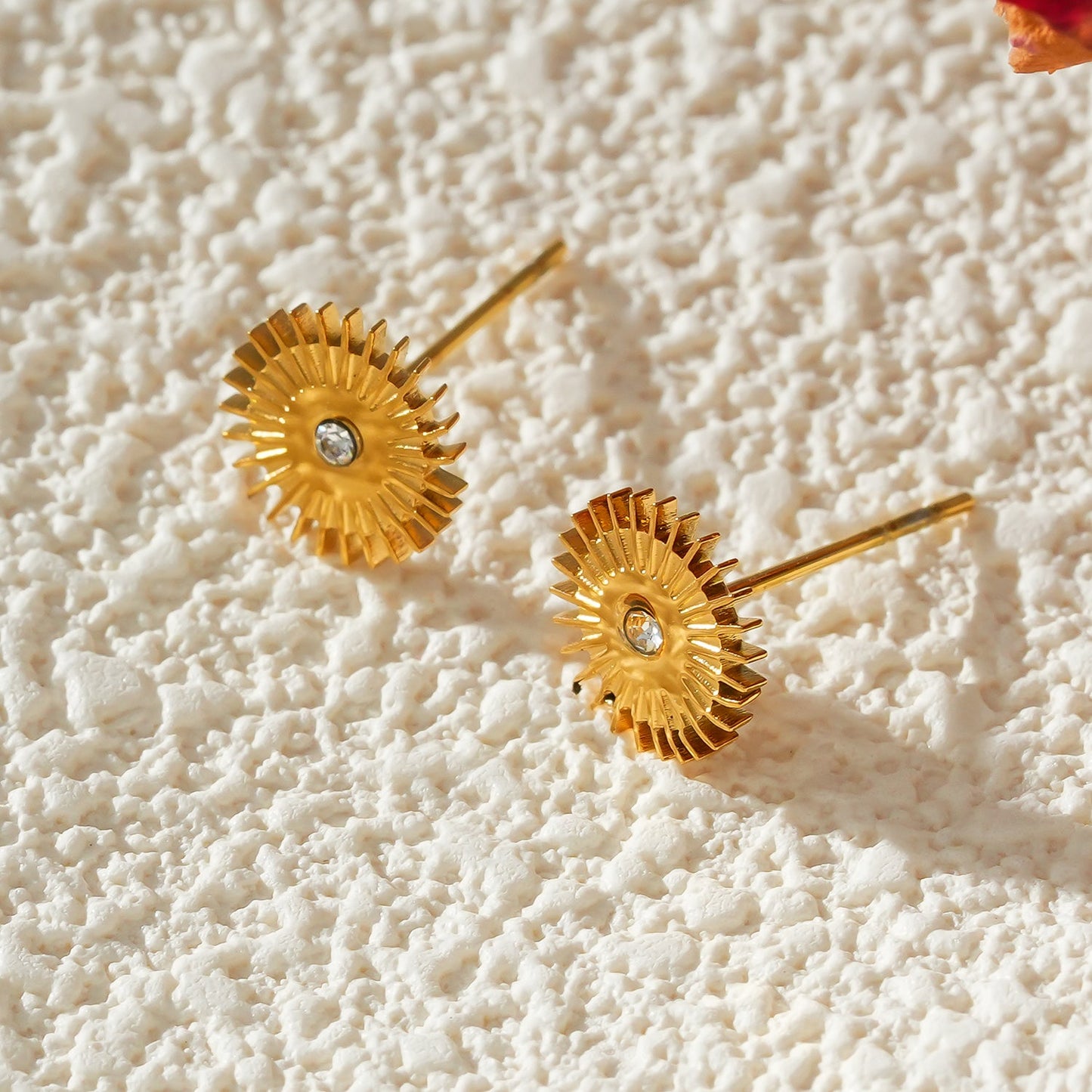 Style CAPITOLA: 'Night Star' Stud Earrings Gold