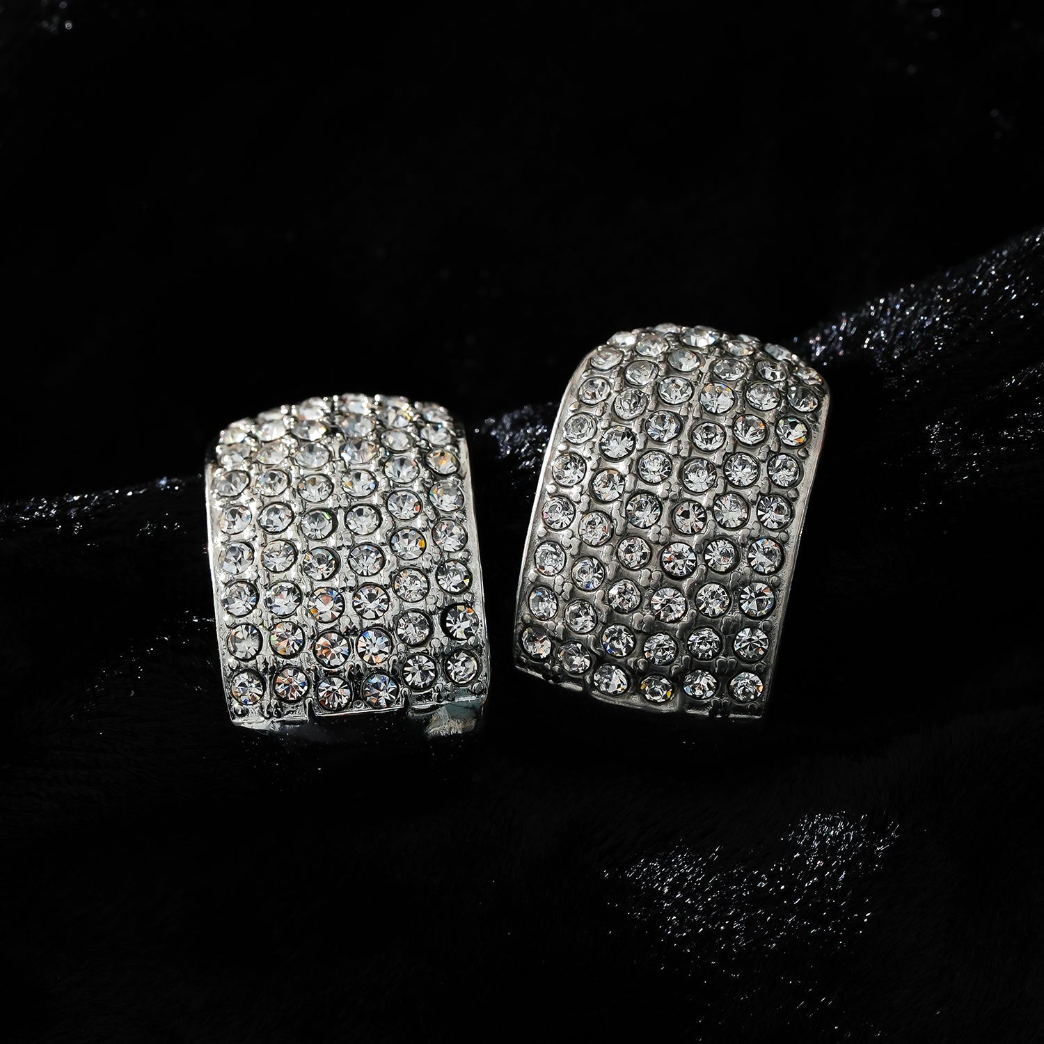 Style CARMEL: Curved Pavé Zirconia Stud Earrings in White Gold (Silver Toned)