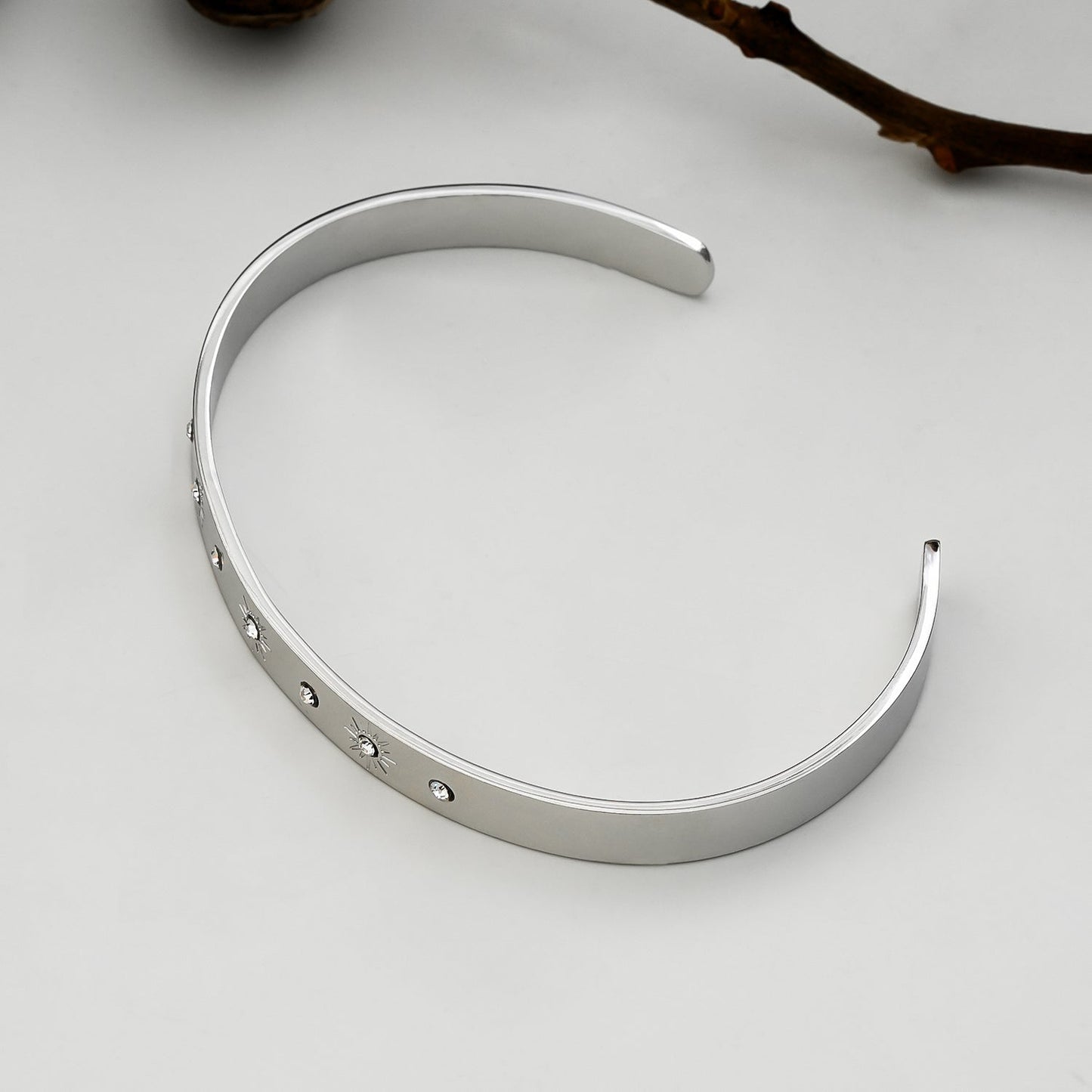 CHIMAKAK Silver (White Gold): Star-Engraved Zirconia Embedded Band Bracelet