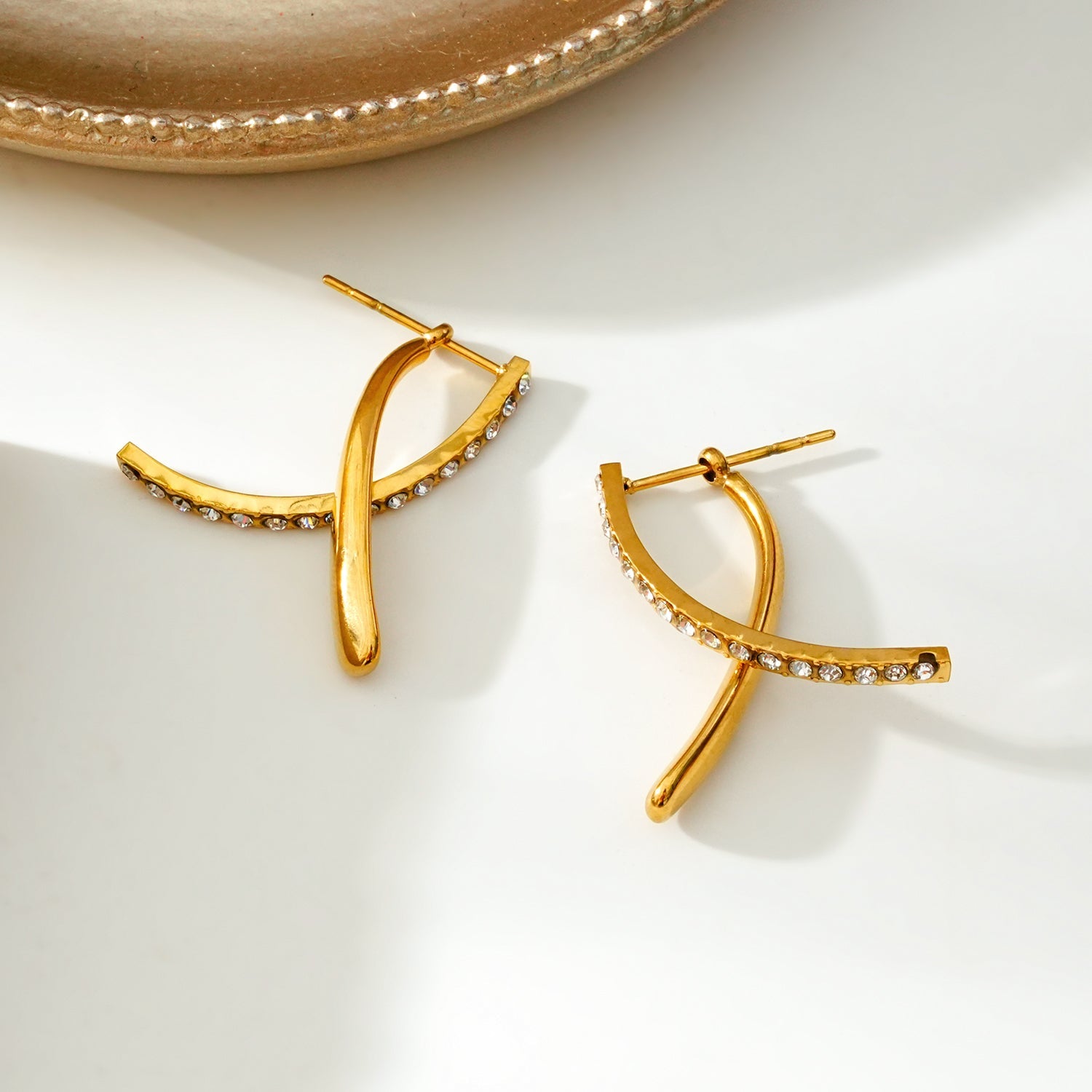 CREEDA Gold: Avant-Garde Shaped Detachable Hoop Earrings with Zirconia Gemstones