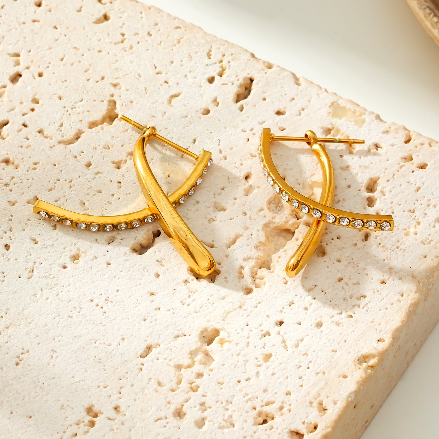 CREEDA Gold: Avant-Garde Shaped Detachable Hoop Earrings with Zirconia Gemstones