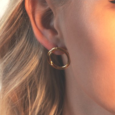 DELISIAS: Triple Harmony - Three Overlapping Rings Hoop Earrings