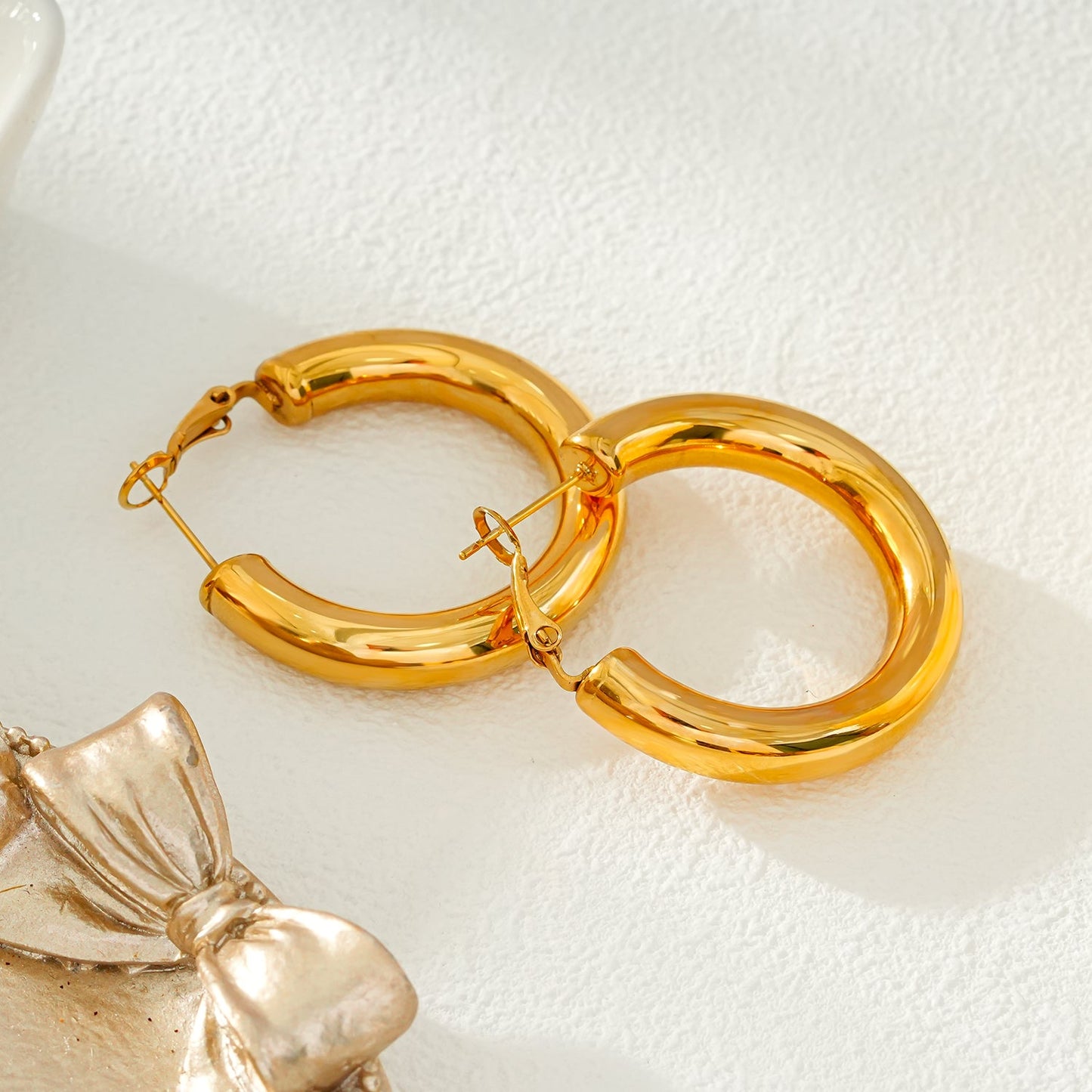 DERIVIER Gold: Semi-Wide Essential Hoop Earrings (3.5cm)