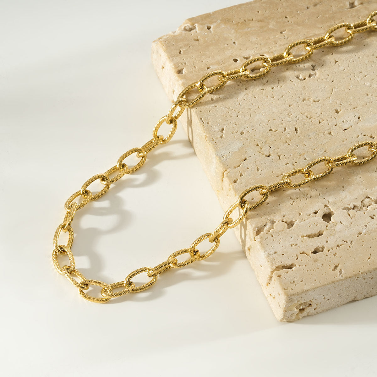 KYA Gold: Twisted Oval Link Chain Necklace