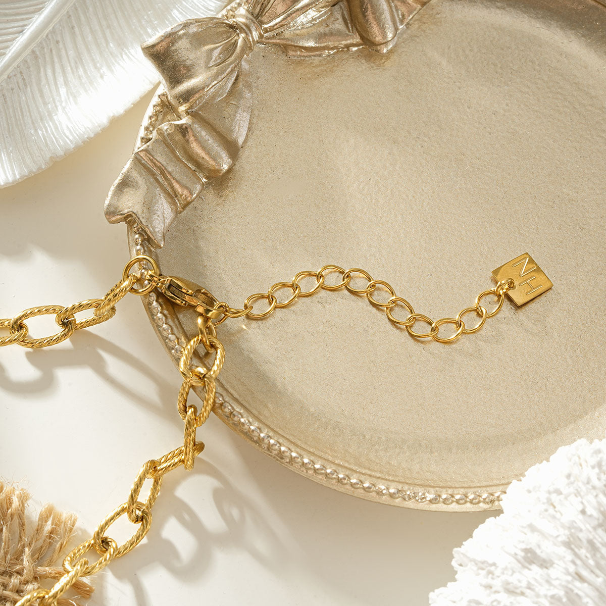 KYA Gold: Twisted Oval Link Chain Necklace