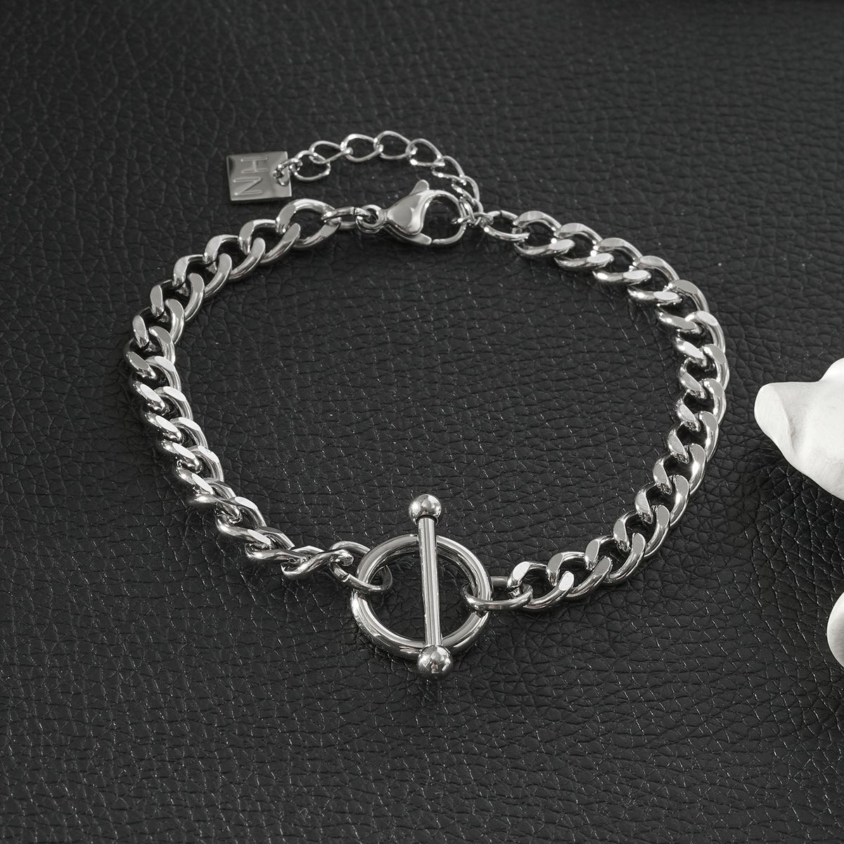 CENTO Silver (White Gold): Curb Chain Toggle Bracelet
