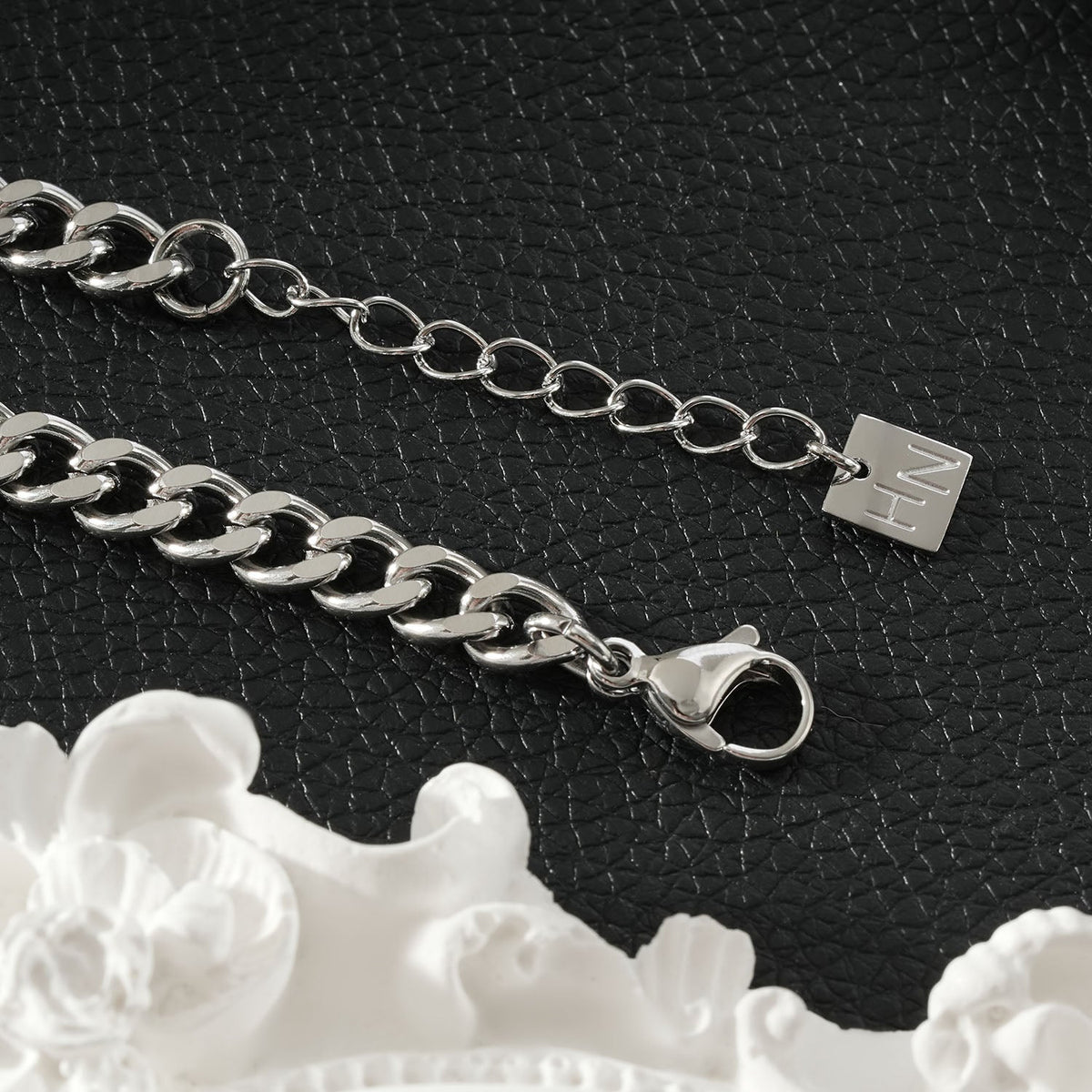 CENTO Silver (White Gold): Curb Chain Toggle Bracelet