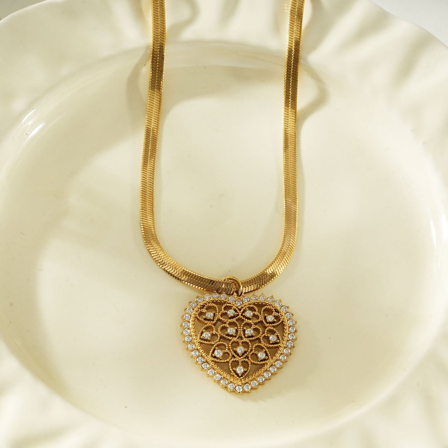 KAARI Gold: Filigree Heart Pendant Necklace with a Snake Skin Textured Chain