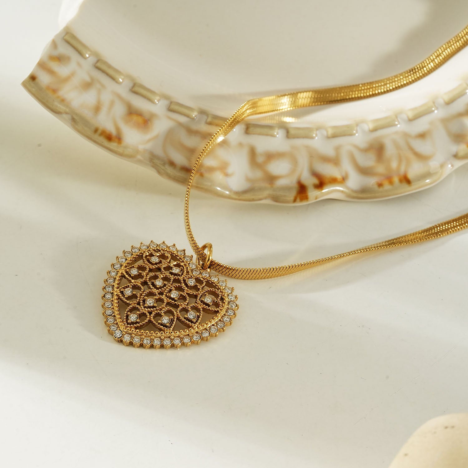 KAARI Gold: Filigree Heart Pendant Necklace with a Snake Skin Textured Chain