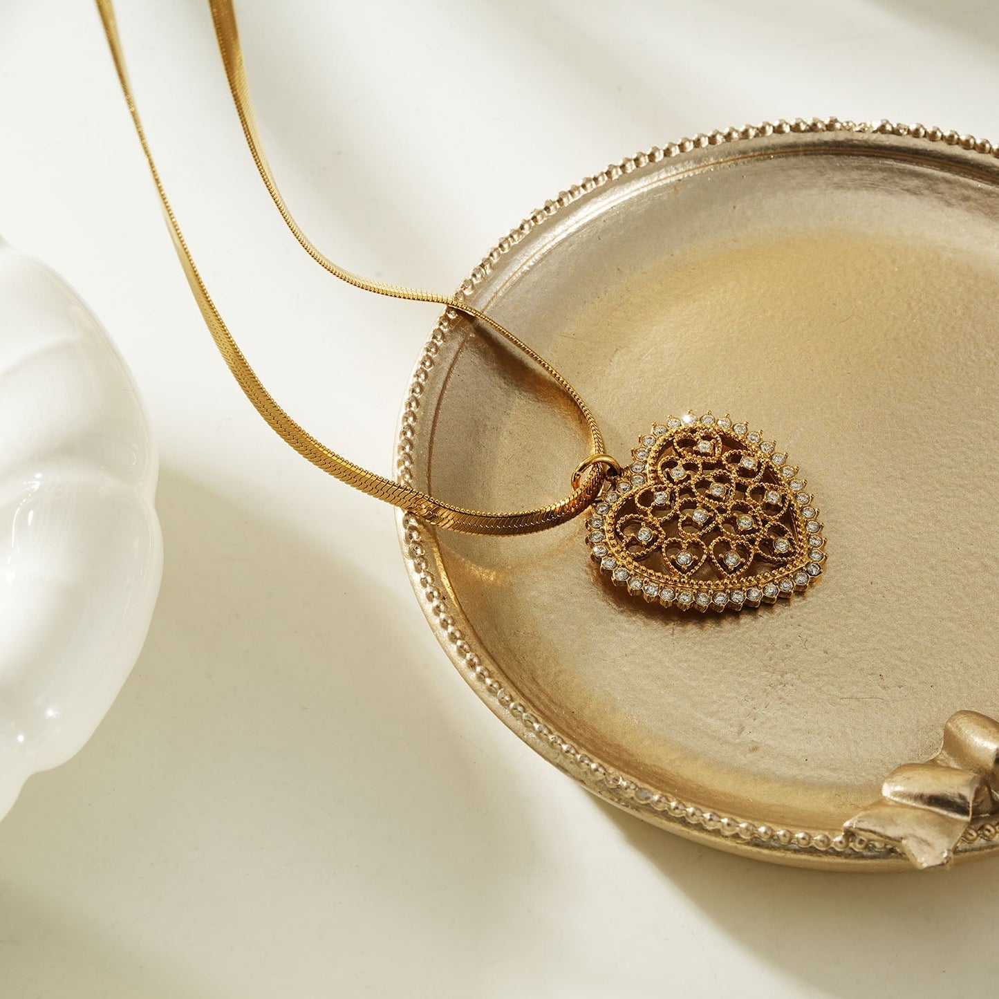 KAARI Gold: Filigree Heart Pendant Necklace with a Snake Skin Textured Chain