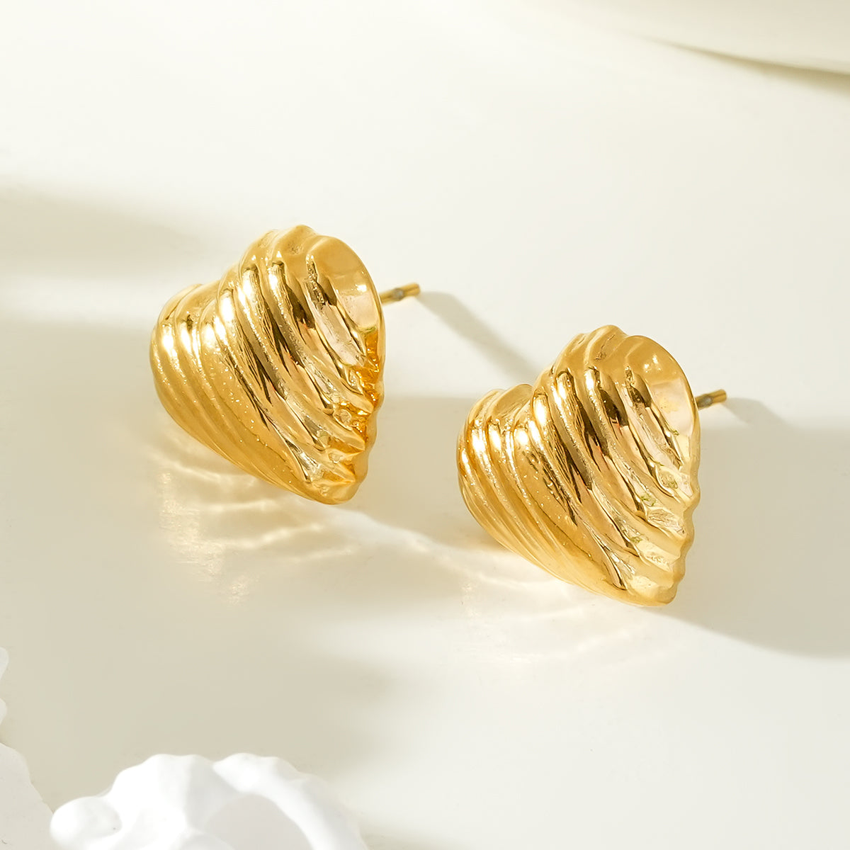 MICINA Gold: Art Deco Textured Heart Shaped Stud Earrings