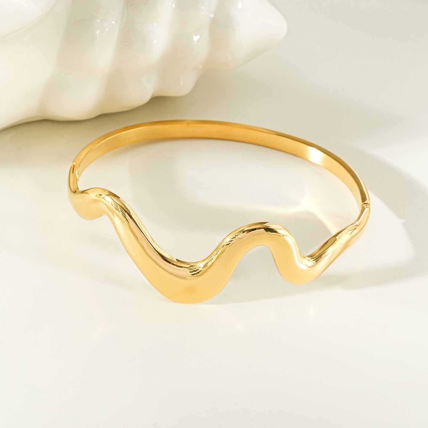SABASTIAN Gold: Artfully Curved Avant-Garde Abstract Bracelet