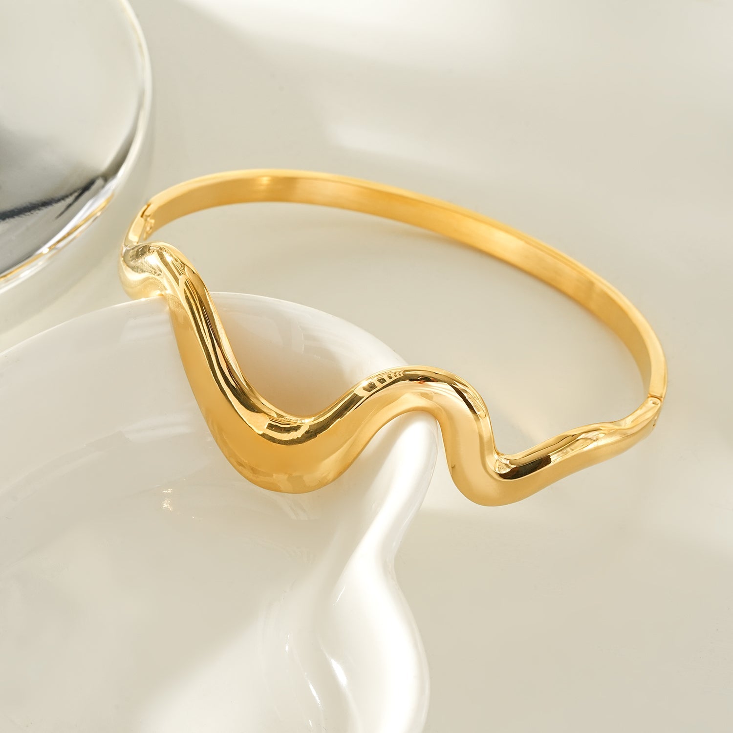 SABASTIAN Gold: Artfully Curved Avant-Garde Abstract Bracelet