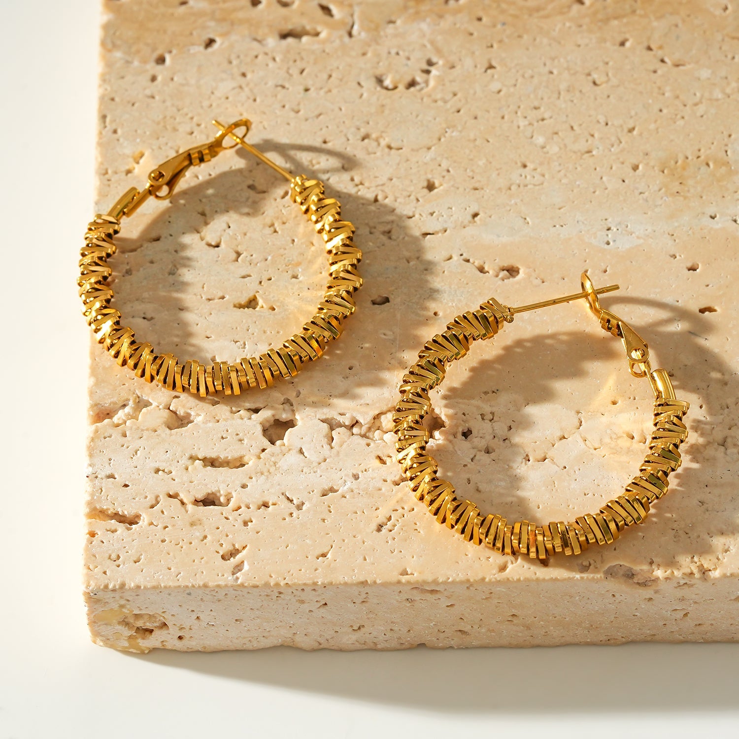 Style SPRINGDALE: Textured Geometric Square Beaded Hoop Earrings