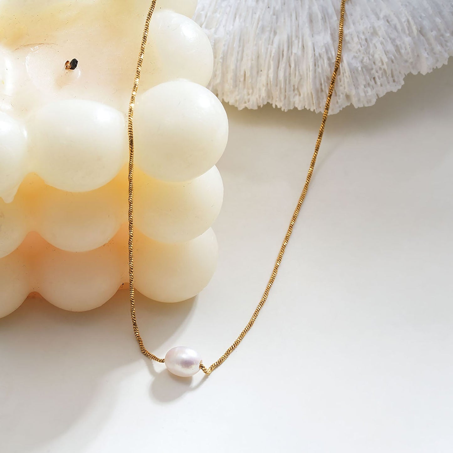 VAZSONY Gold: Effortless Grace - Dainty Textured Chain Necklace with Single Freshwater Pearl