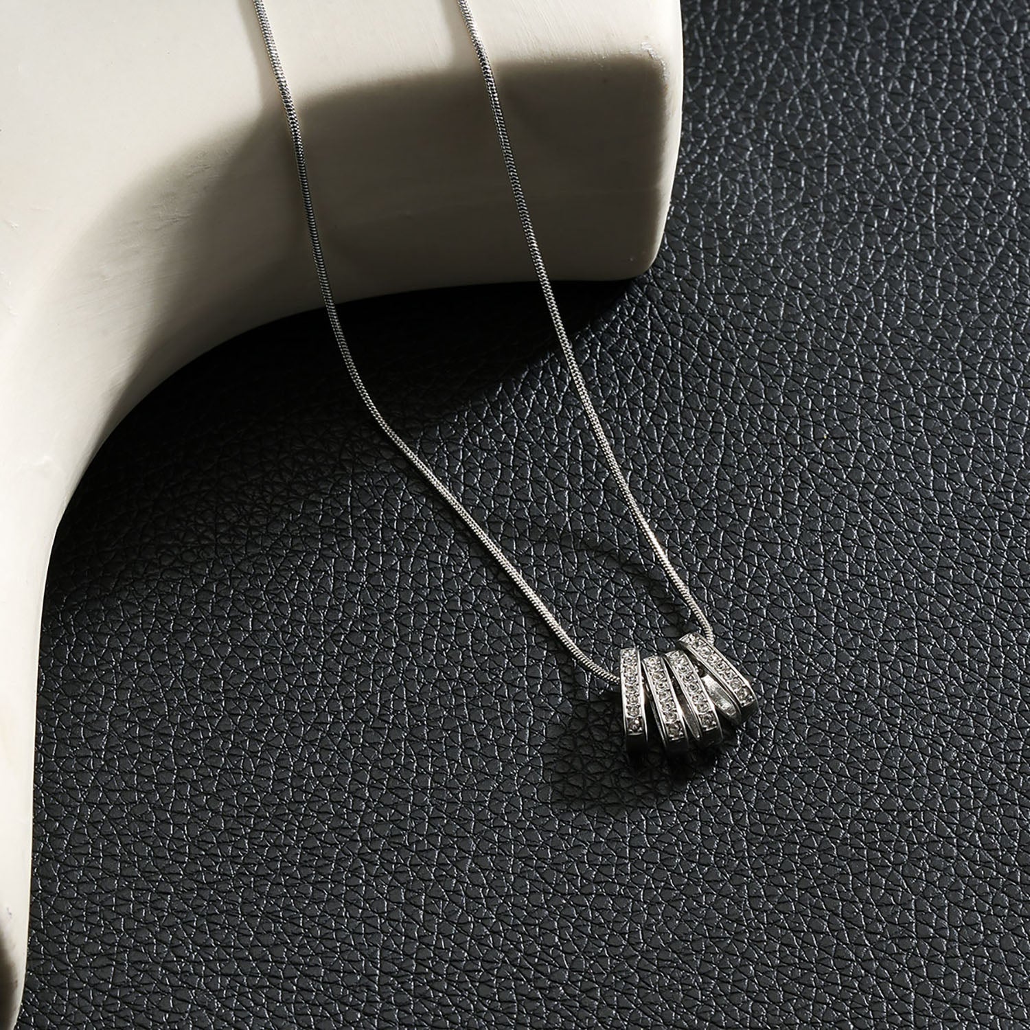 GARNA Silver (White Gold): Mini Snake-Skin Chain with Zirconia-Adorned Oval Shaped Charms