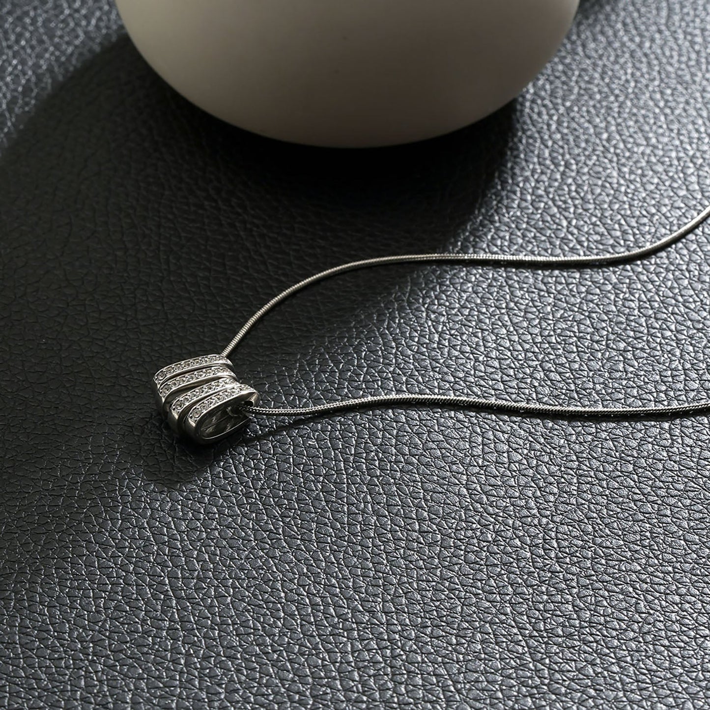 GARNA Silver (White Gold): Mini Snake-Skin Chain with Zirconia-Adorned Oval Shaped Charms