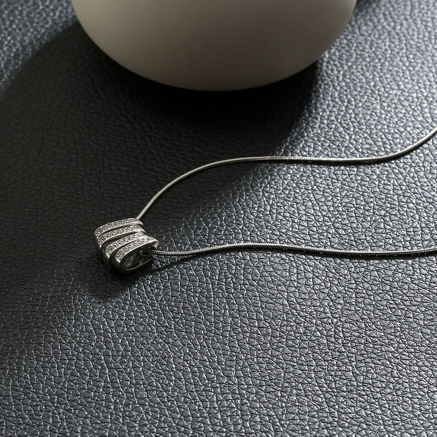 GARNA Silver (White Gold): Mini Snake-Skin Chain with Zirconia-Adorned Oval Shaped Charms